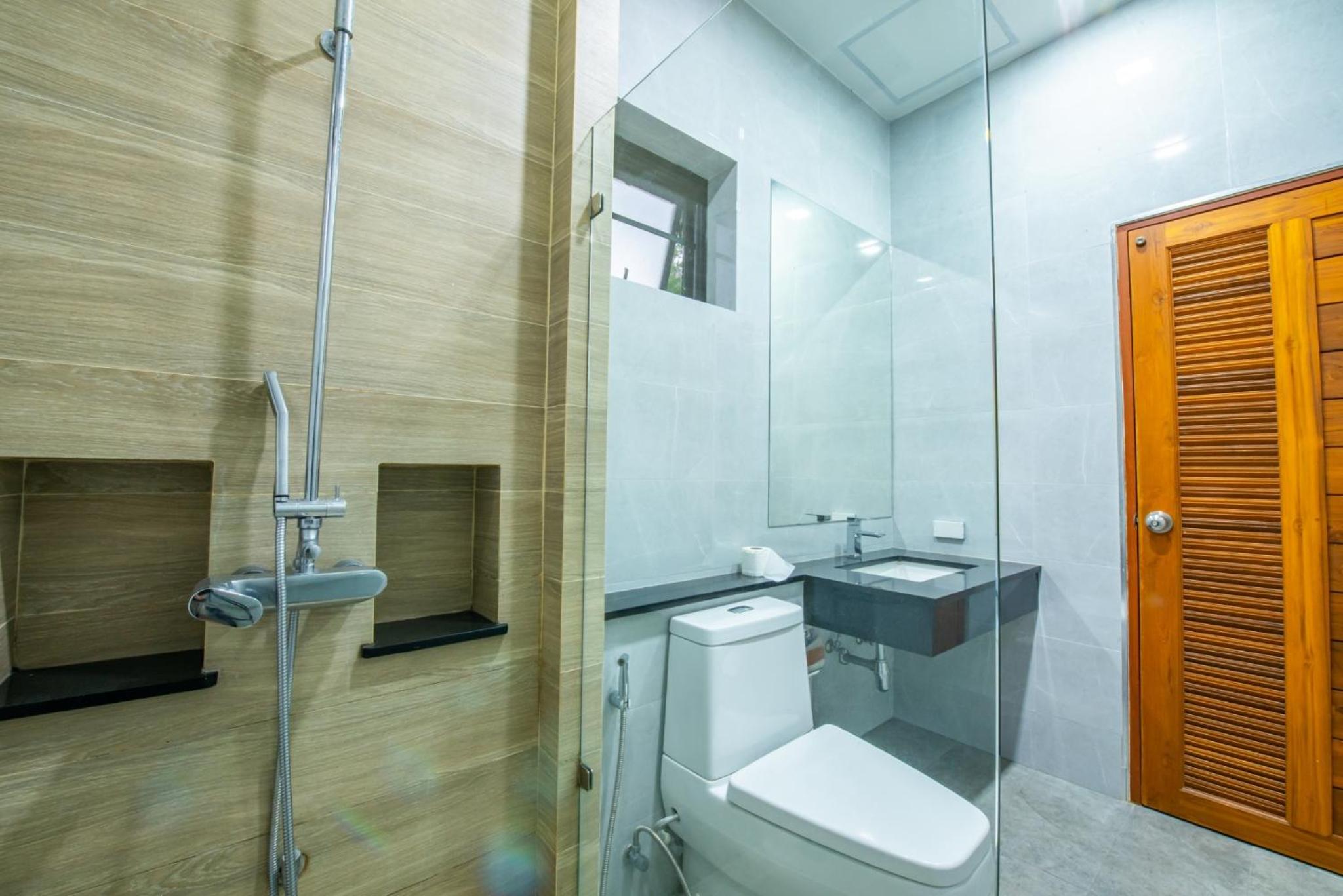 Airport Pool Villa บางเสร่