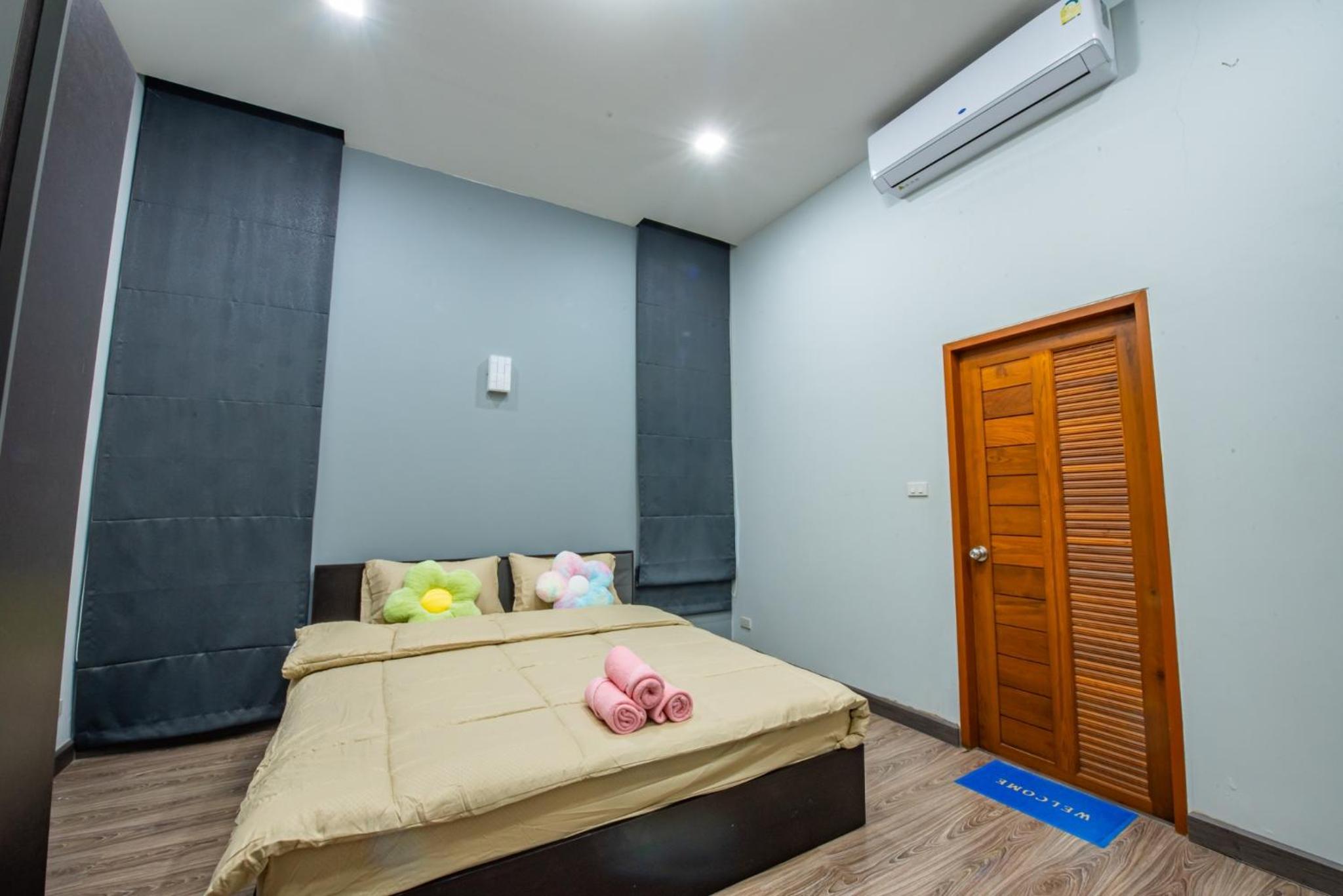 Airport Pool Villa บางเสร่