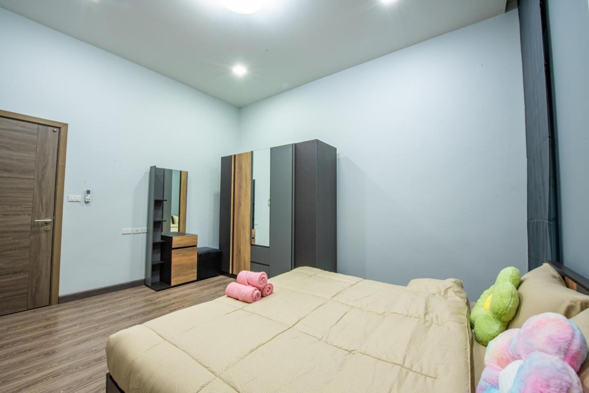 Airport Pool Villa บางเสร่