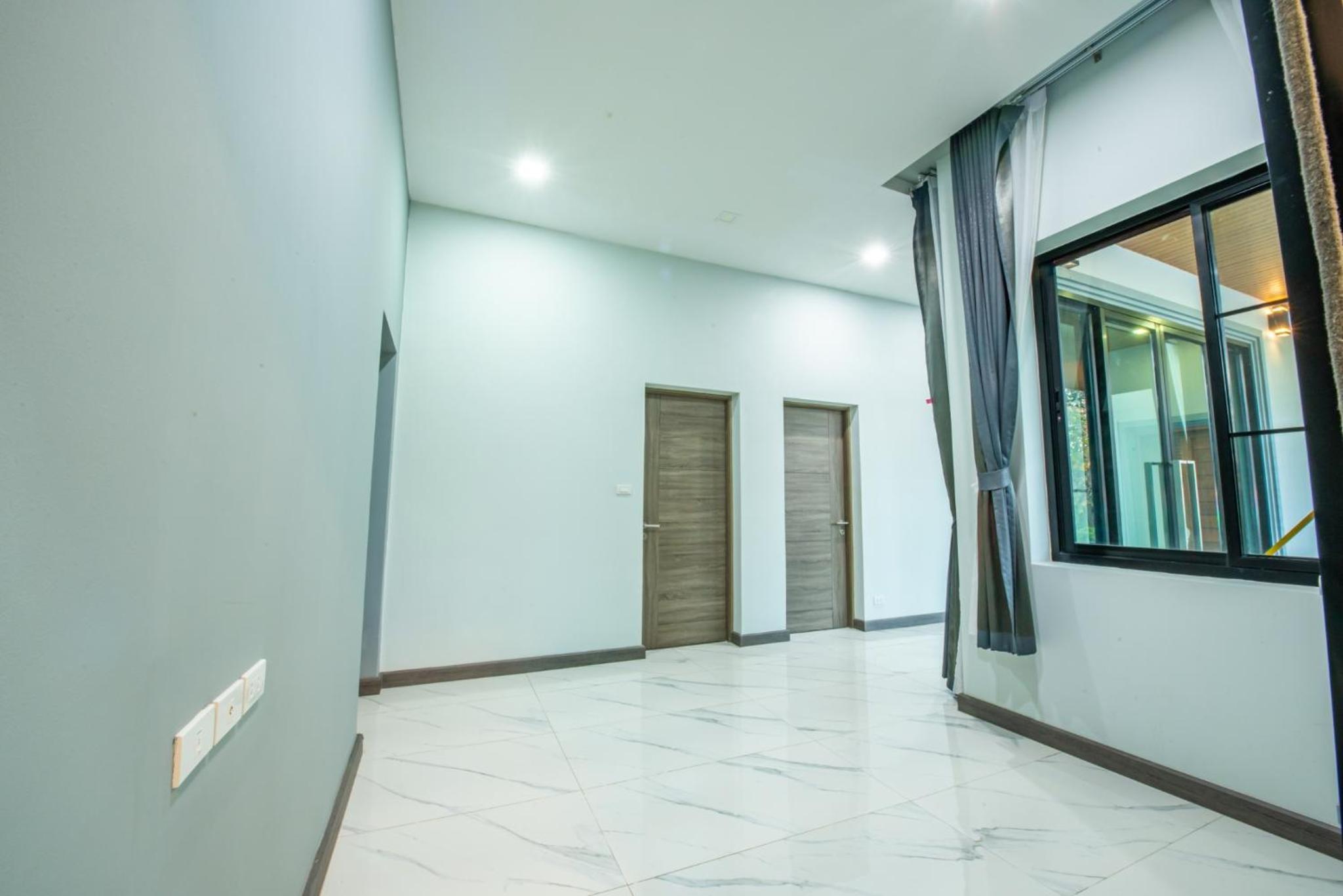 Airport Pool Villa บางเสร่