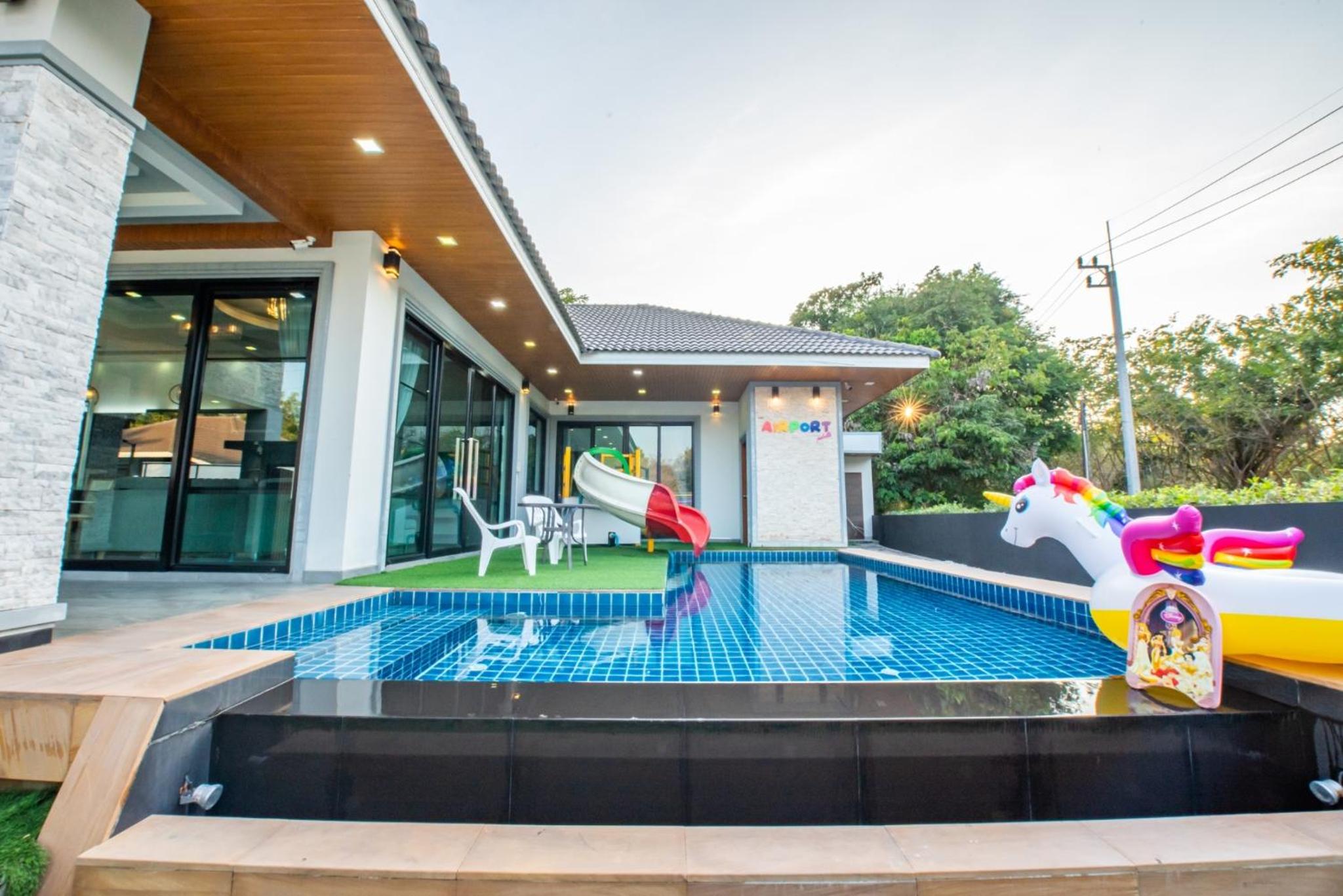 Airport Pool Villa บางเสร่