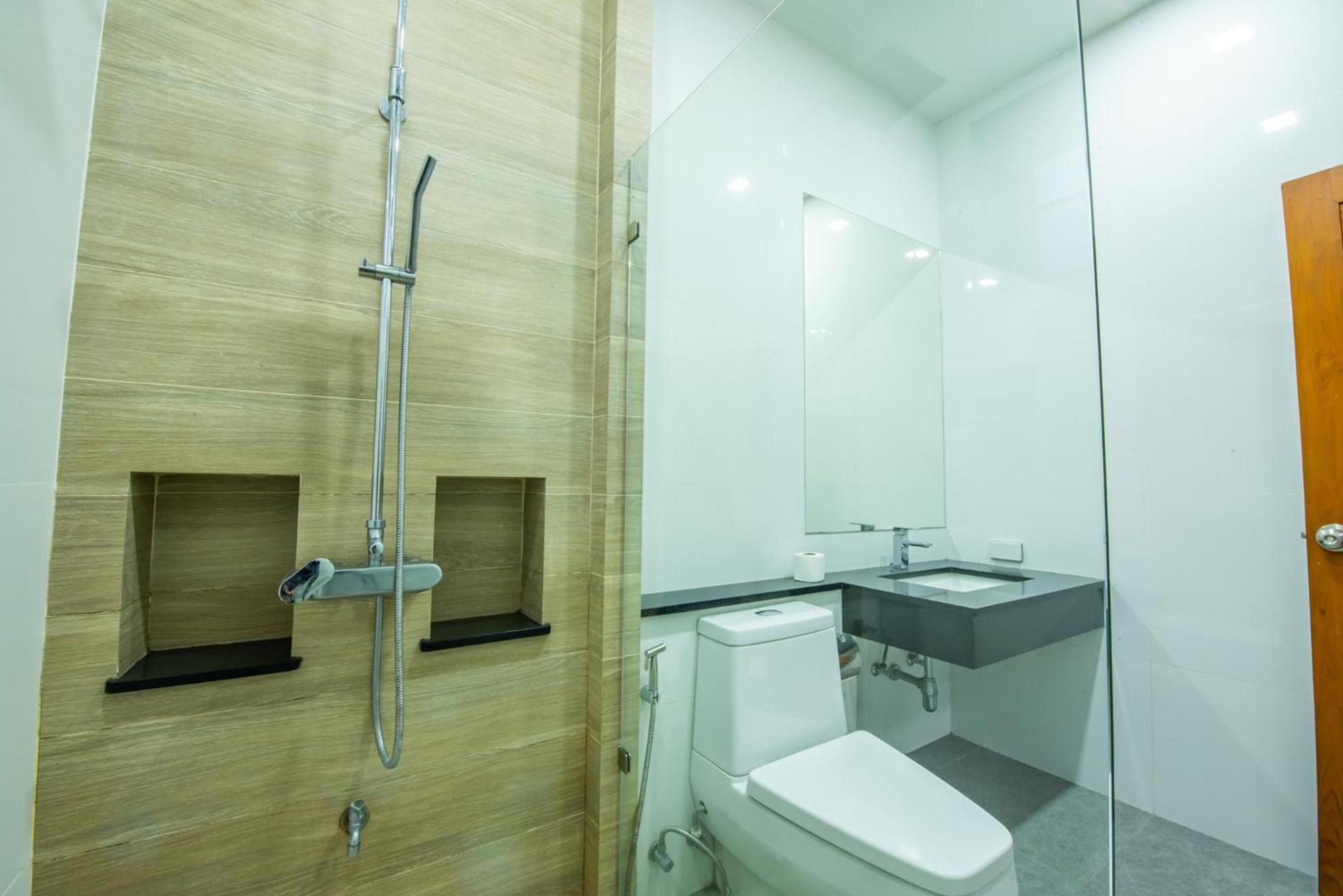 Airport Pool Villa บางเสร่