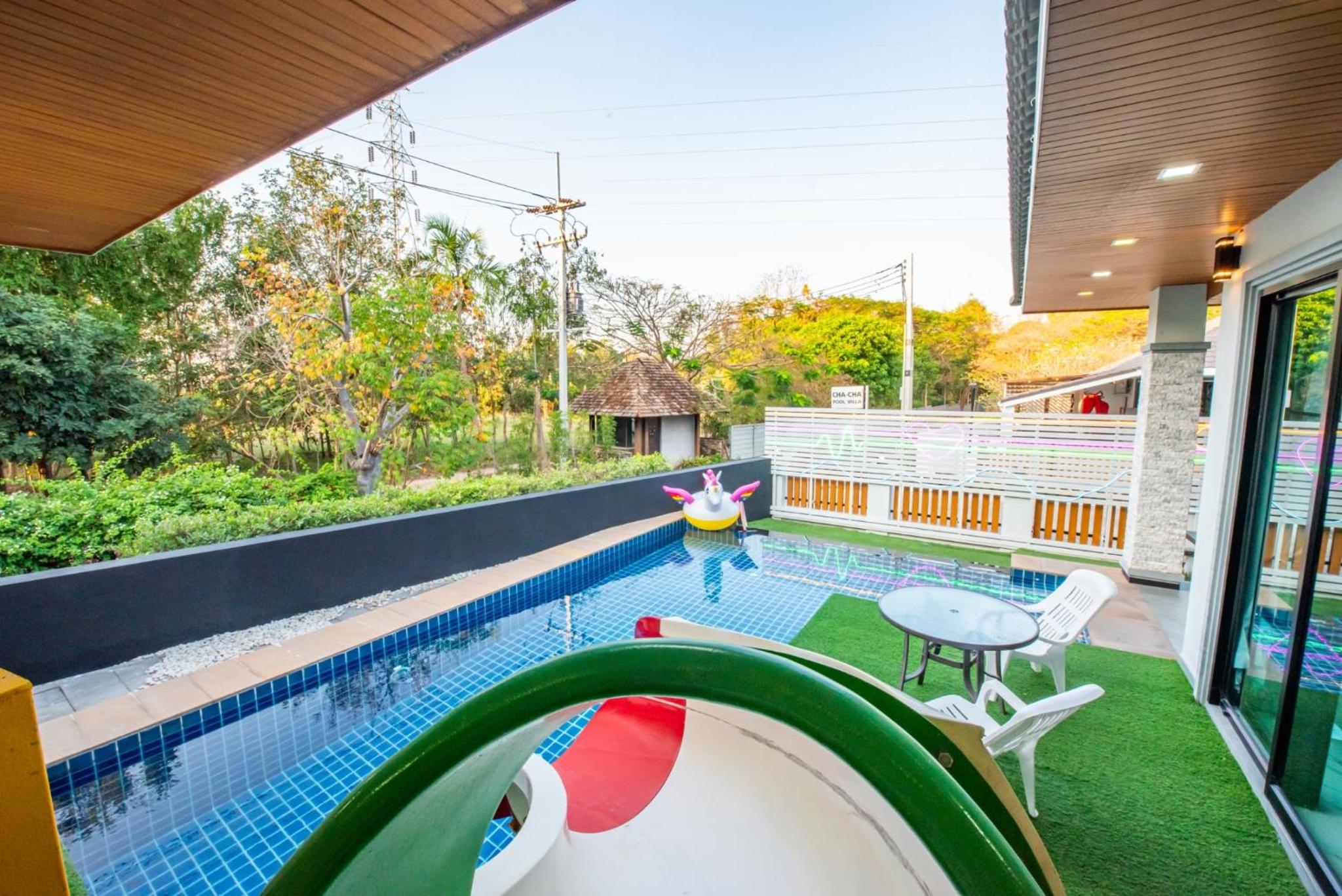 Airport Pool Villa บางเสร่