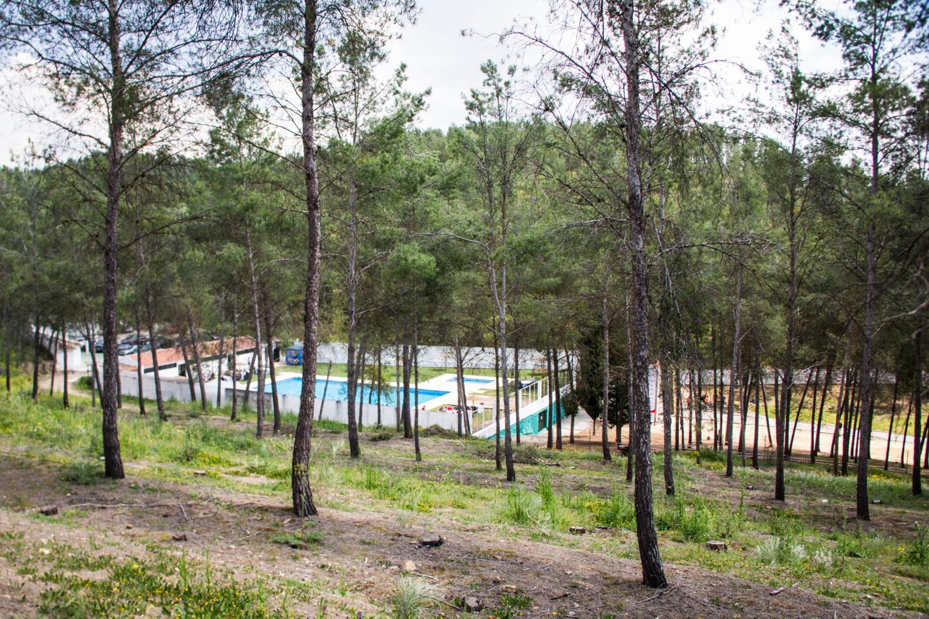 CENTRO DE OCIO ALÚA Bungalows Camping Rafting Benamejí