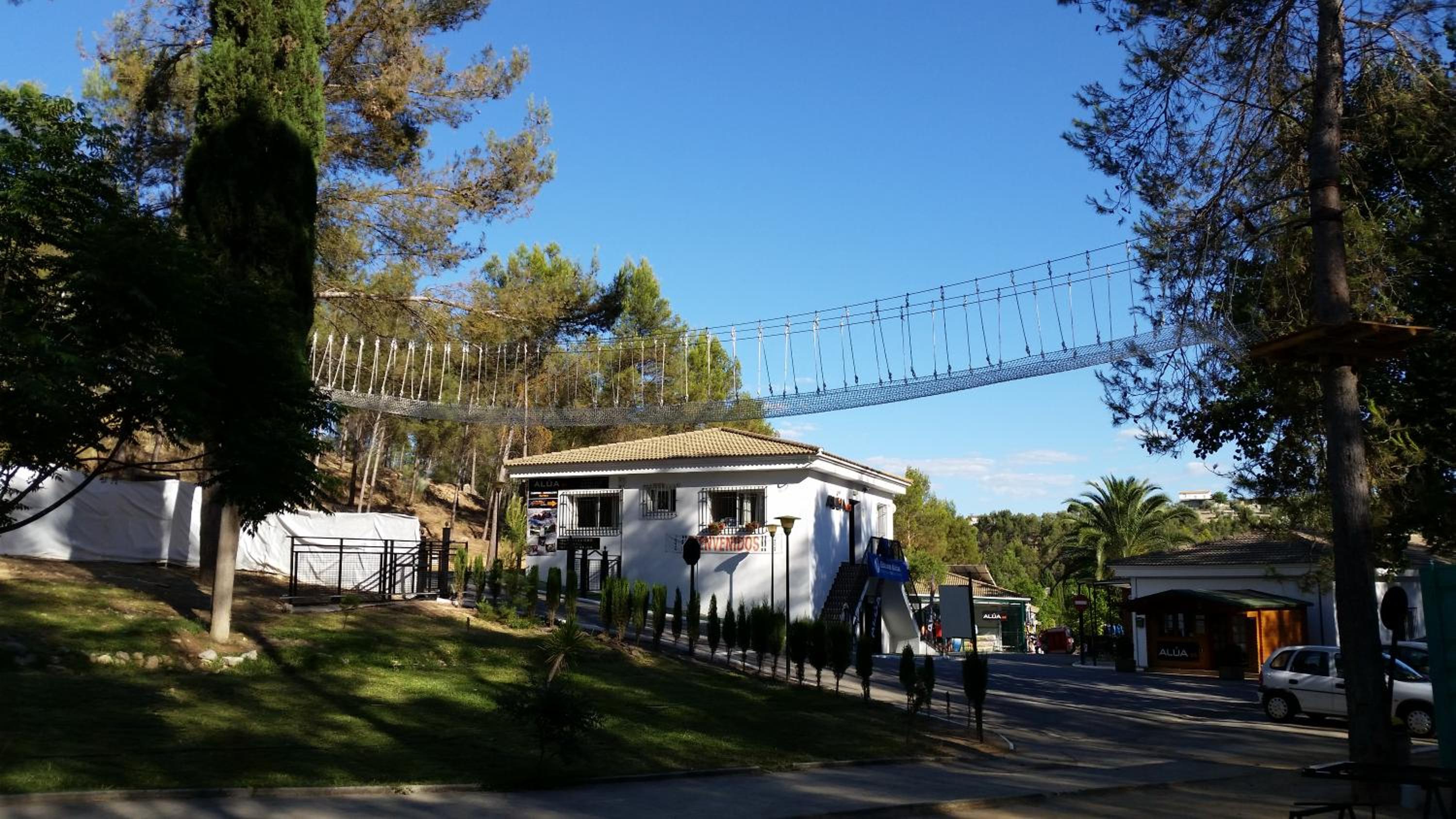 CENTRO DE OCIO ALÚA Bungalows Camping Rafting Benamejí