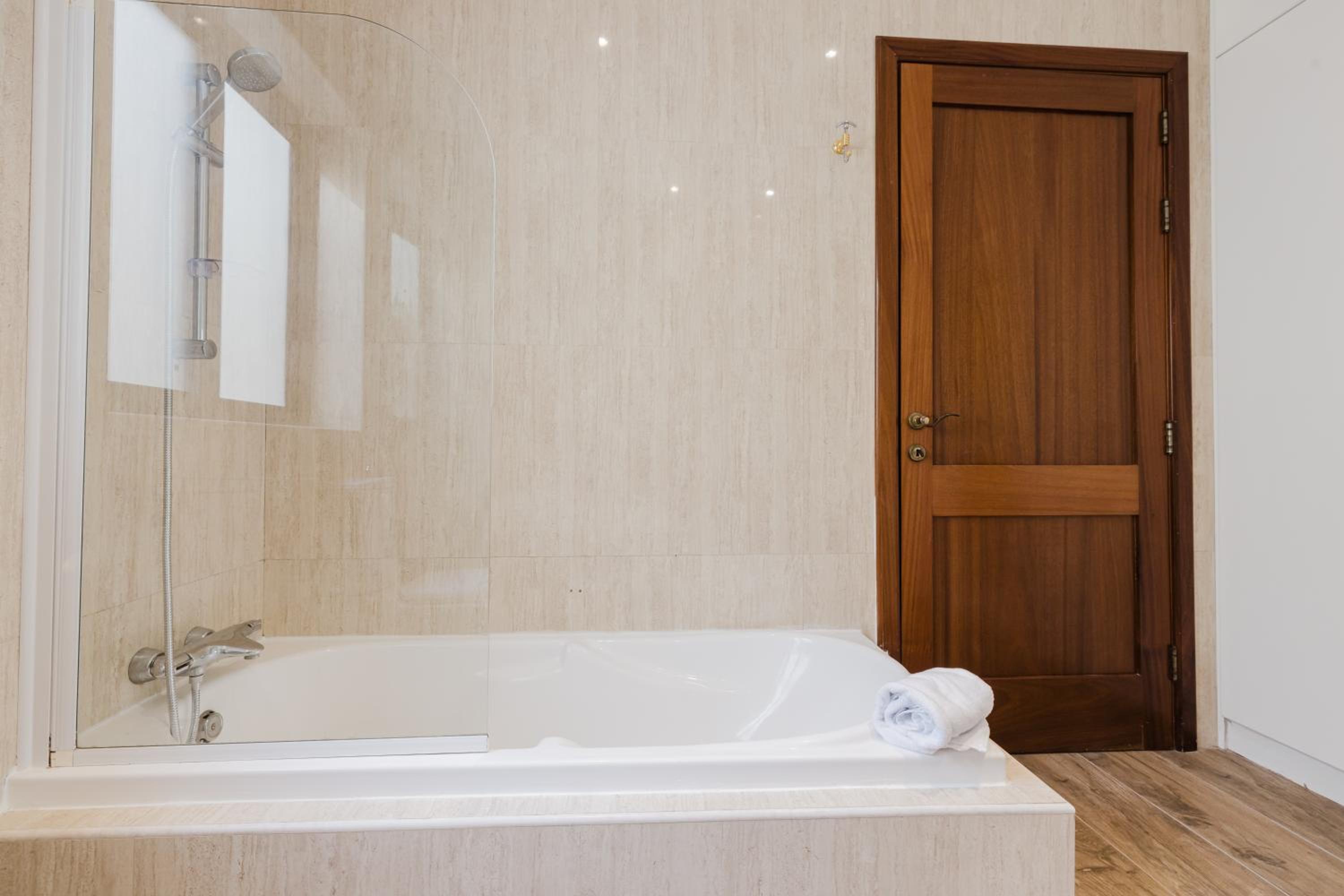 Mellieha villa w jacuzzi and pool table by Homely!