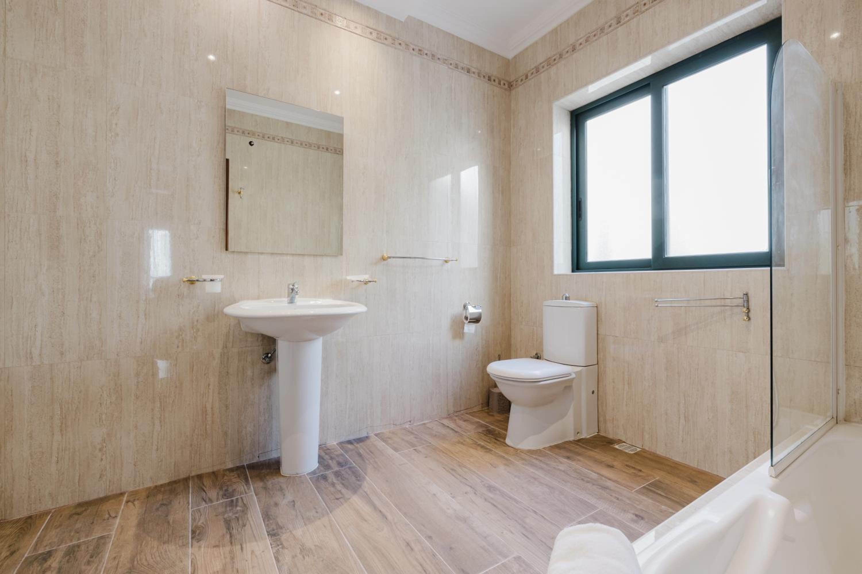 Mellieha villa w jacuzzi and pool table by Homely!