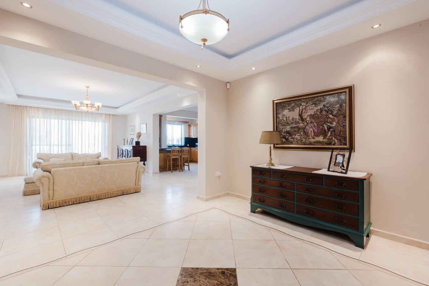 Mellieha villa w jacuzzi and pool table by Homely!