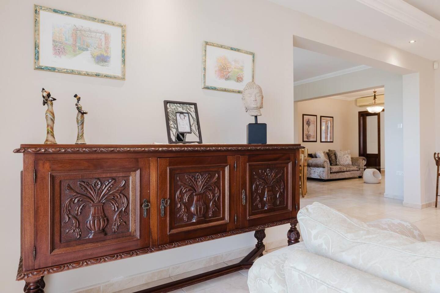 Mellieha villa w jacuzzi and pool table by Homely!