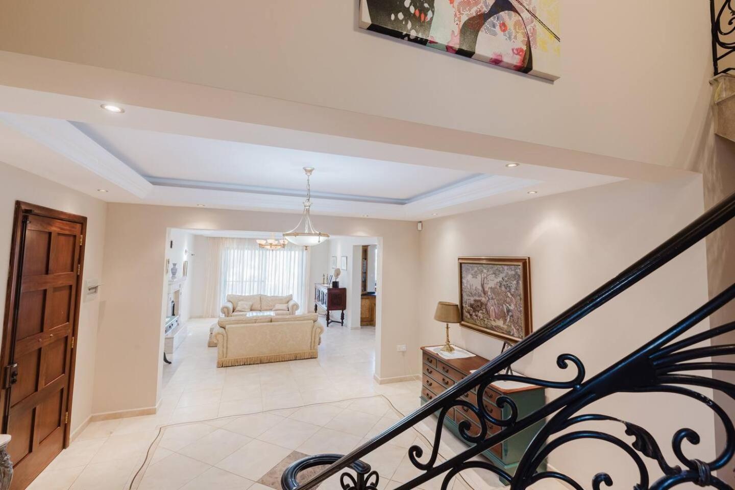 Mellieha villa w jacuzzi and pool table by Homely!
