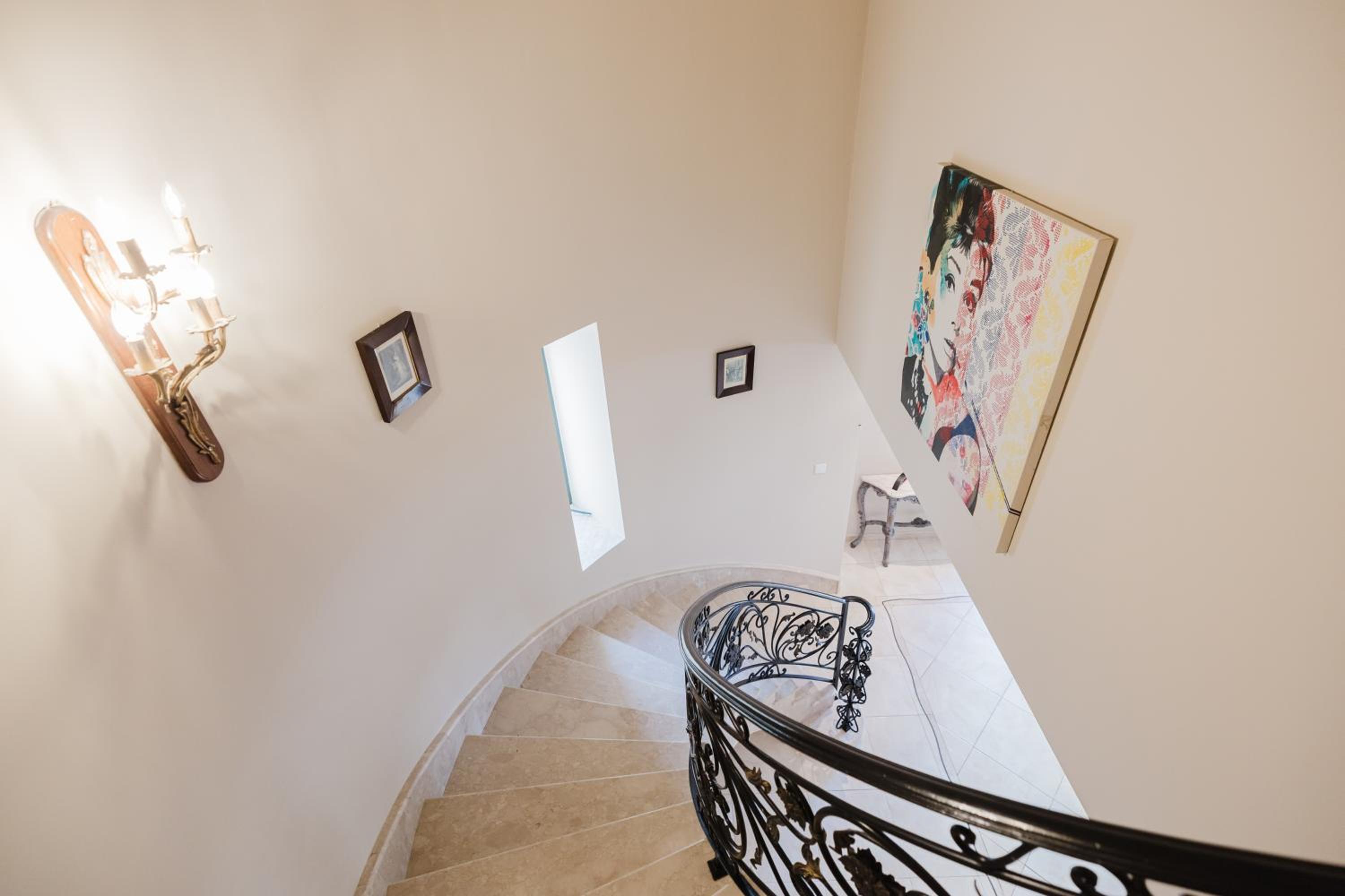 Mellieha villa w jacuzzi and pool table by Homely!