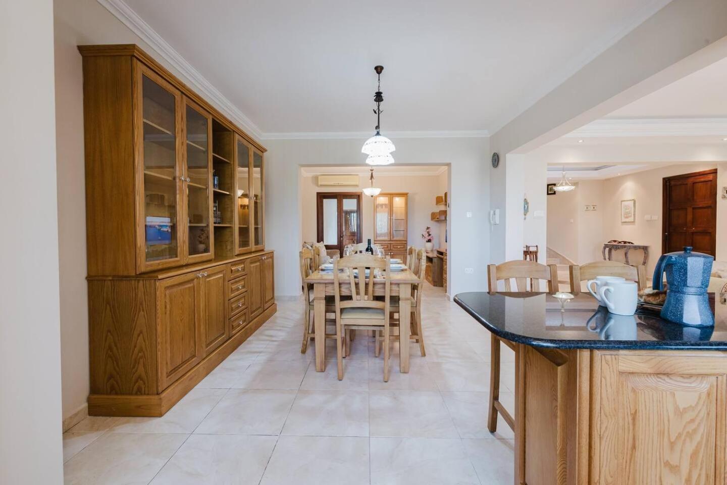 Mellieha villa w jacuzzi and pool table by Homely!