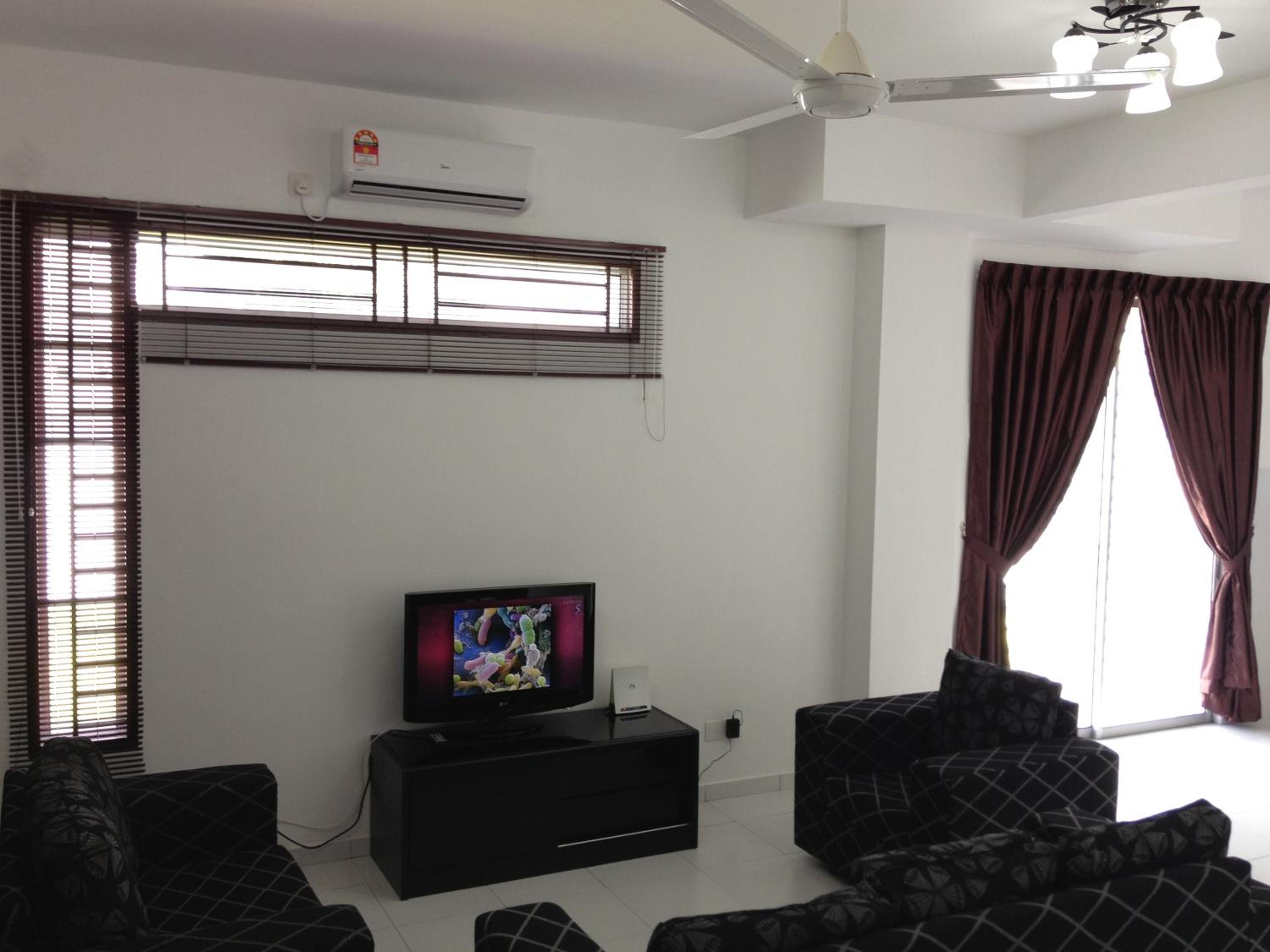 Comfort Holiday Home @ Bukit Indah