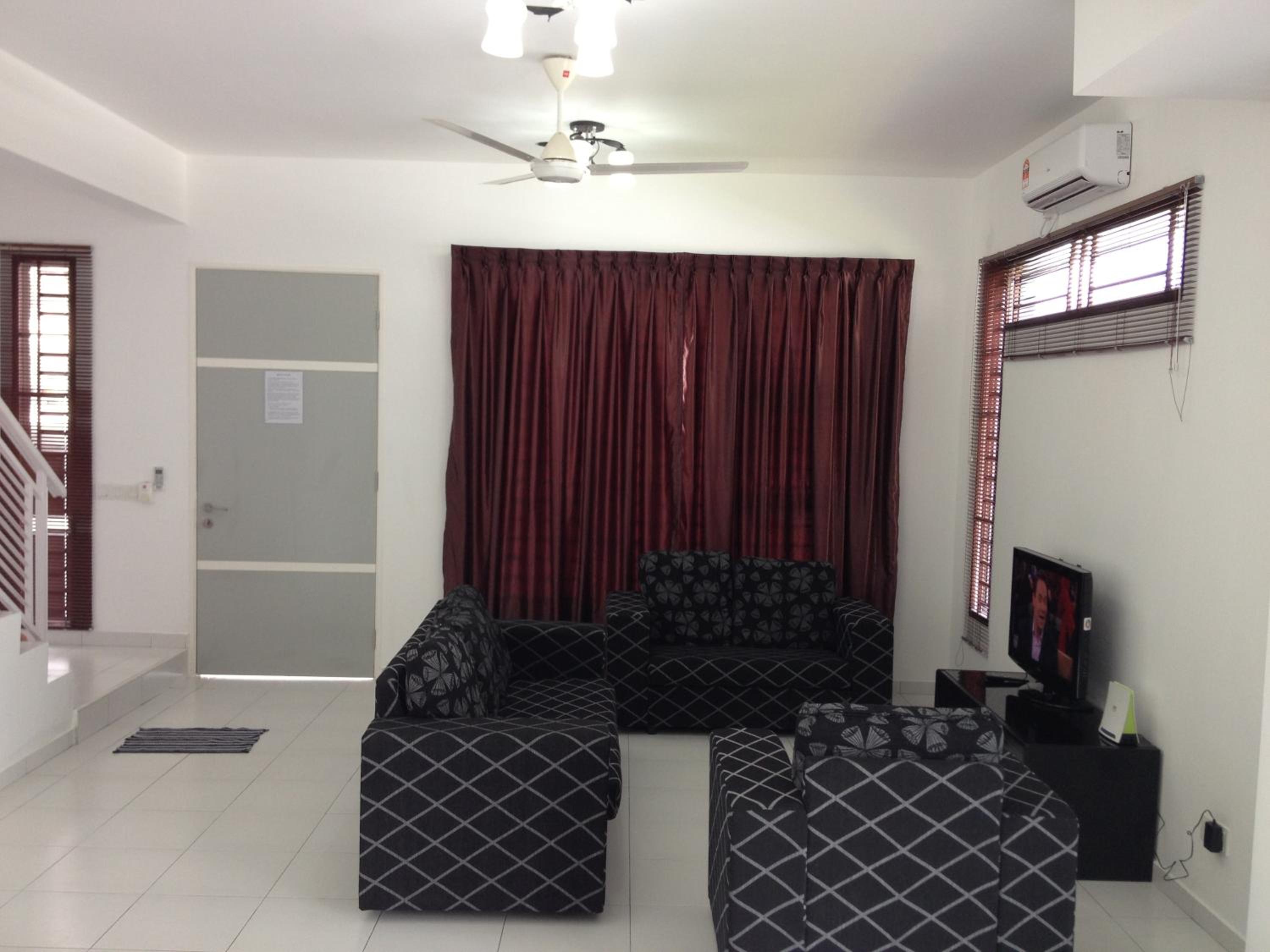 Comfort Holiday Home @ Bukit Indah