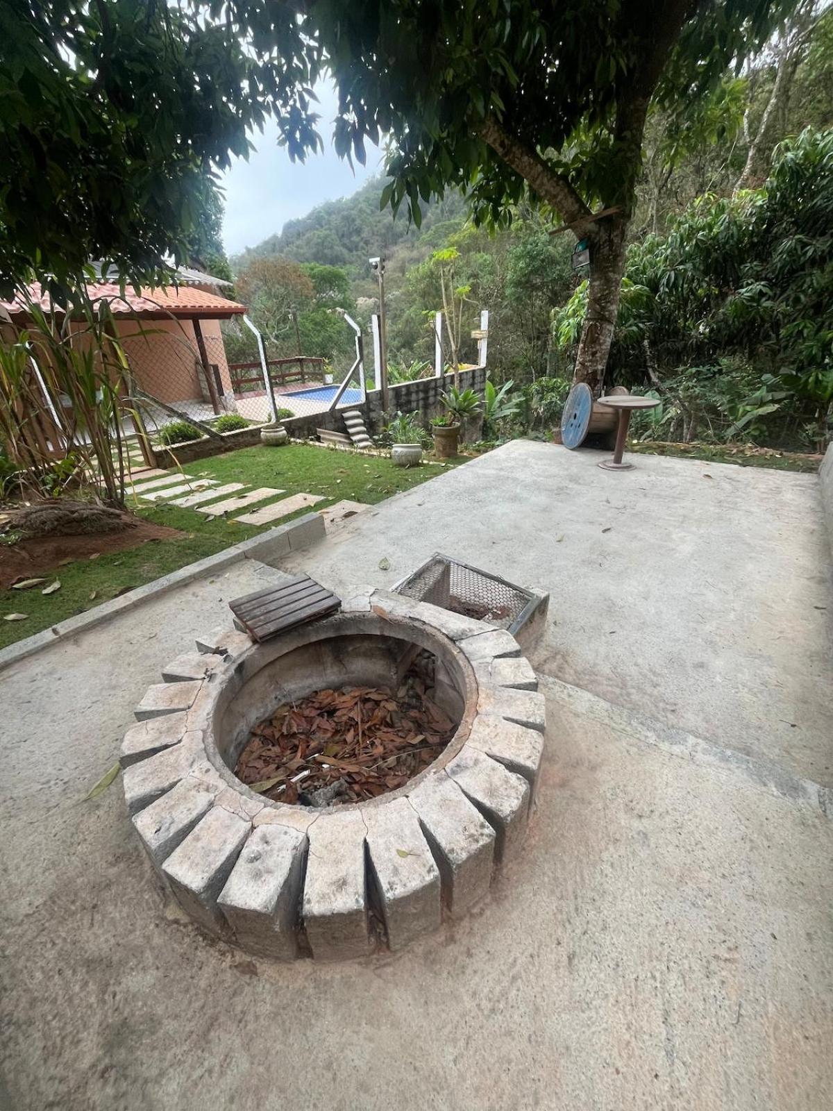 Refúgio com hidro, piscina e linda vista!