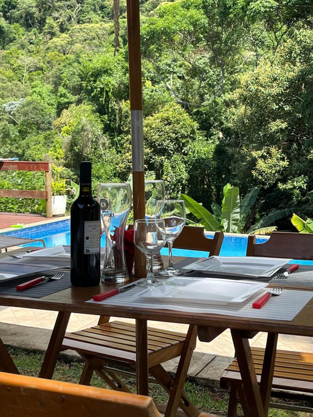 Refúgio com hidro, piscina e linda vista!
