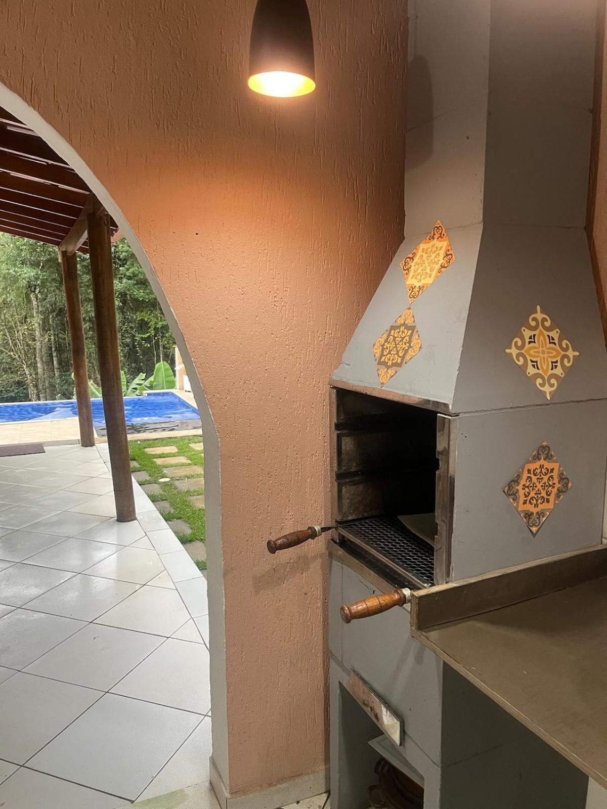 Refúgio com hidro, piscina e linda vista!