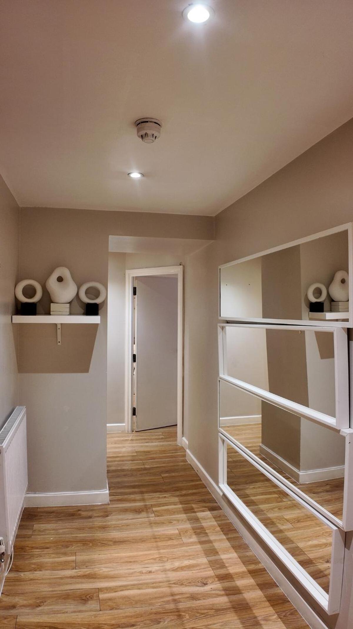 3 BHK Apt Haymarket Leicester Square Soho HY04