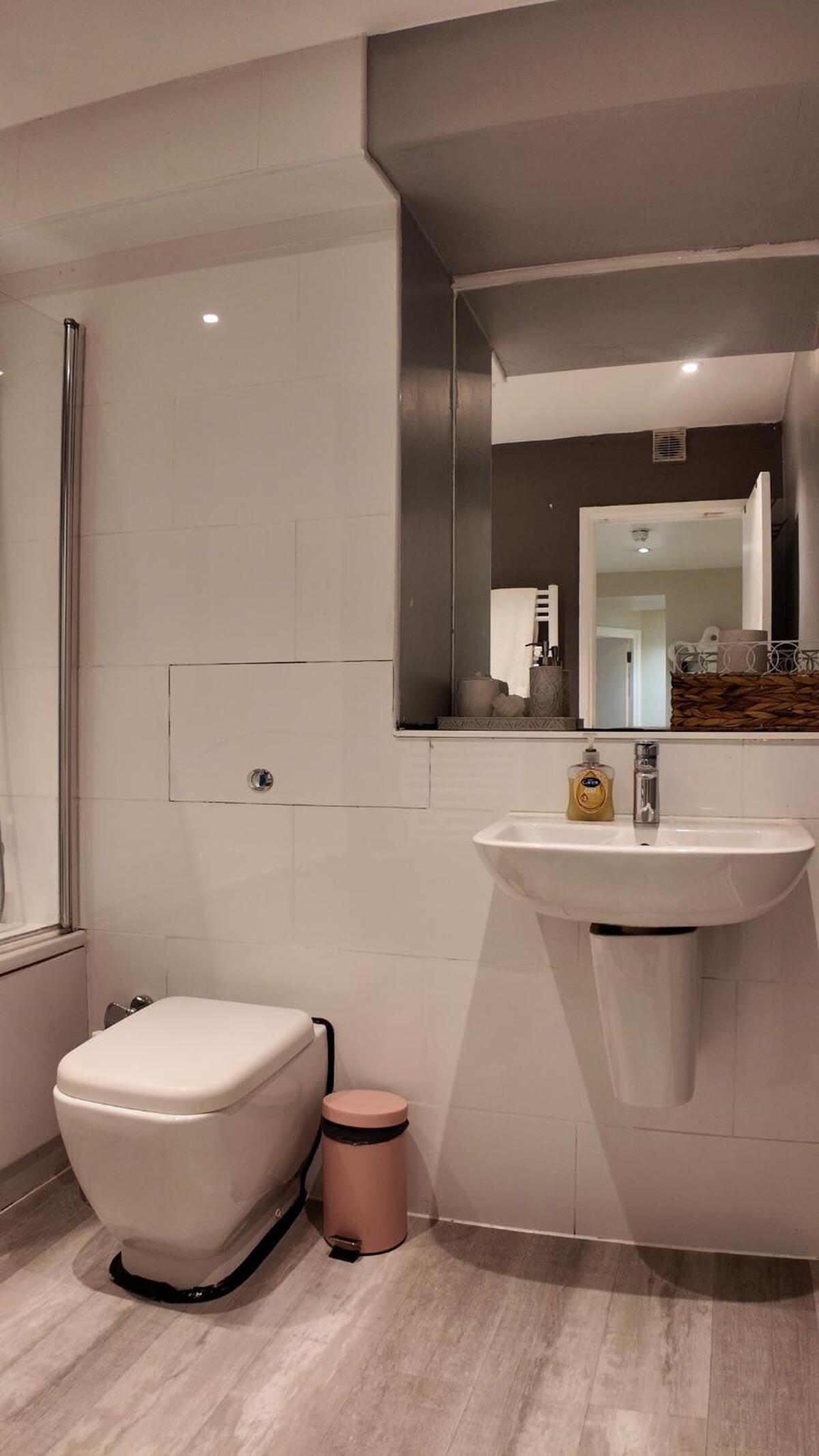 3 BHK Apt Haymarket Leicester Square Soho HY04