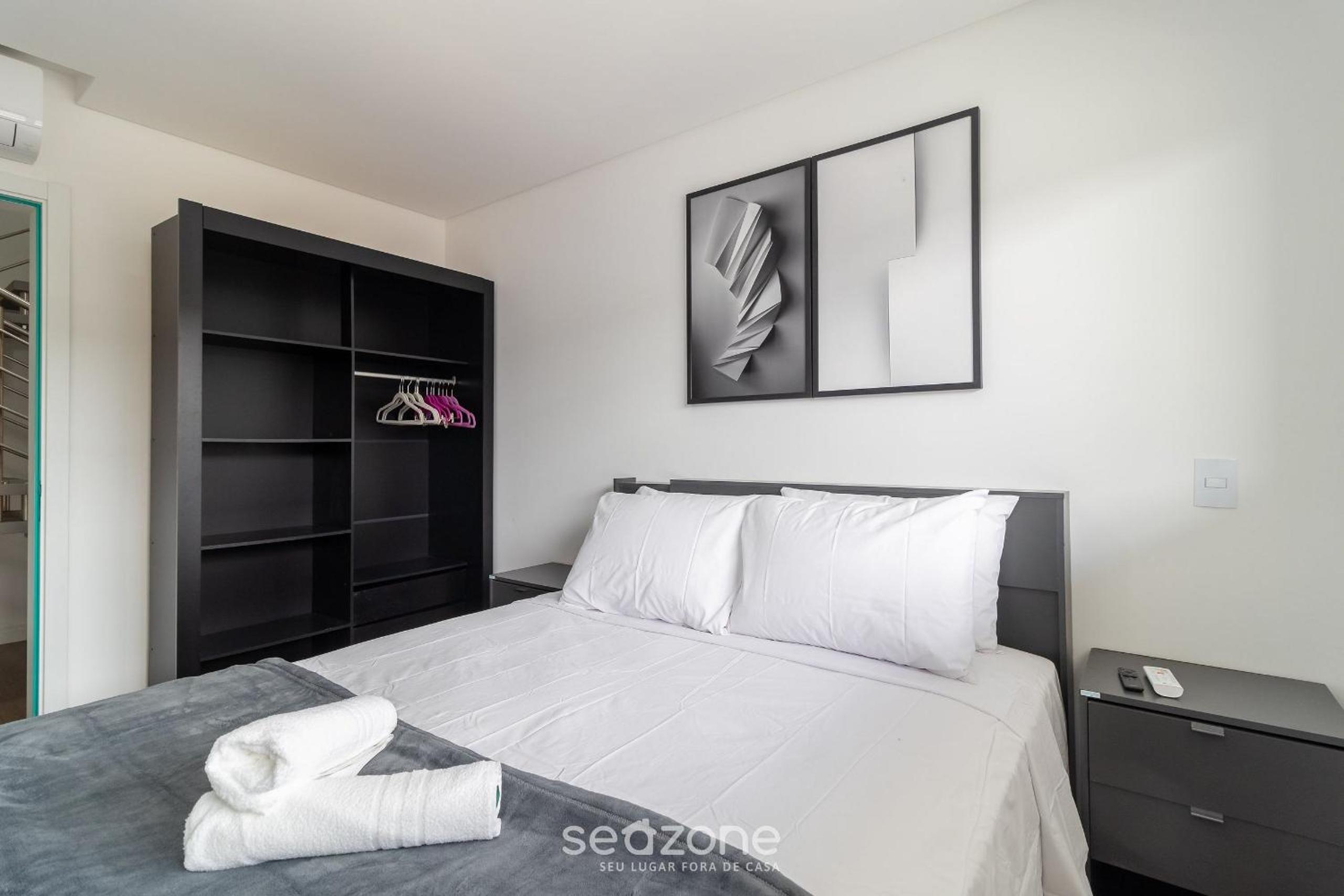 Modern apt with pool and hot tub! RHL0305