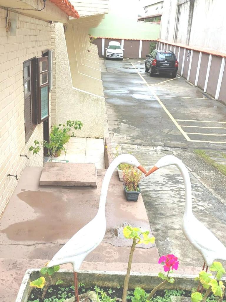 Cabo Frio - Peró - casa em condomínio com piscina e área de lazer, próximo das praias