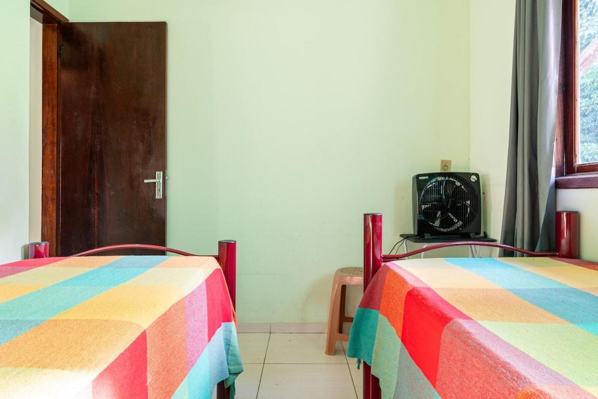 Cabo Frio - Peró - casa em condomínio com piscina e área de lazer, próximo das praias