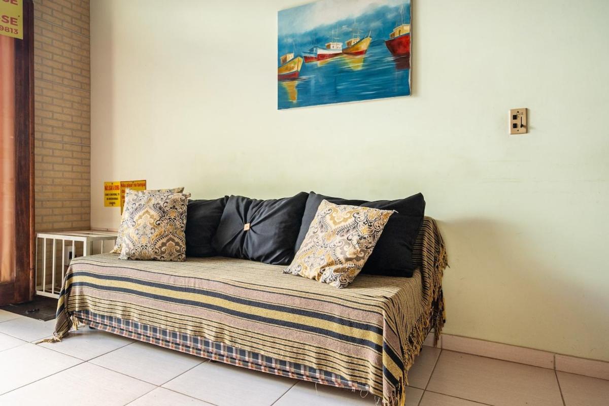 Cabo Frio - Peró - casa em condomínio com piscina e área de lazer, próximo das praias