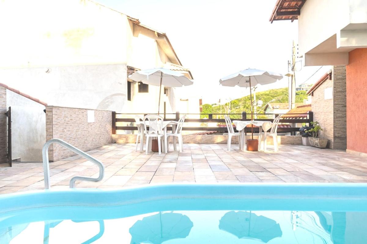 Cabo Frio - Peró - casa em condomínio com piscina e área de lazer, próximo das praias