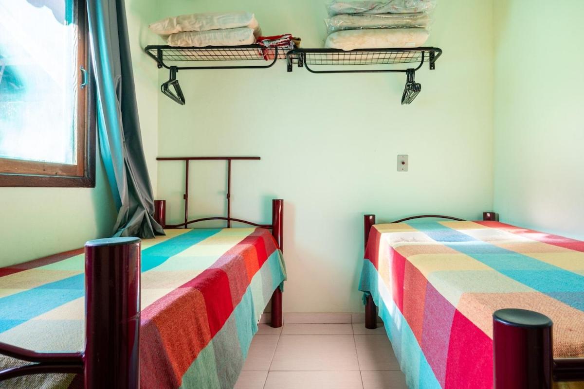 Cabo Frio - Peró - casa em condomínio com piscina e área de lazer, próximo das praias