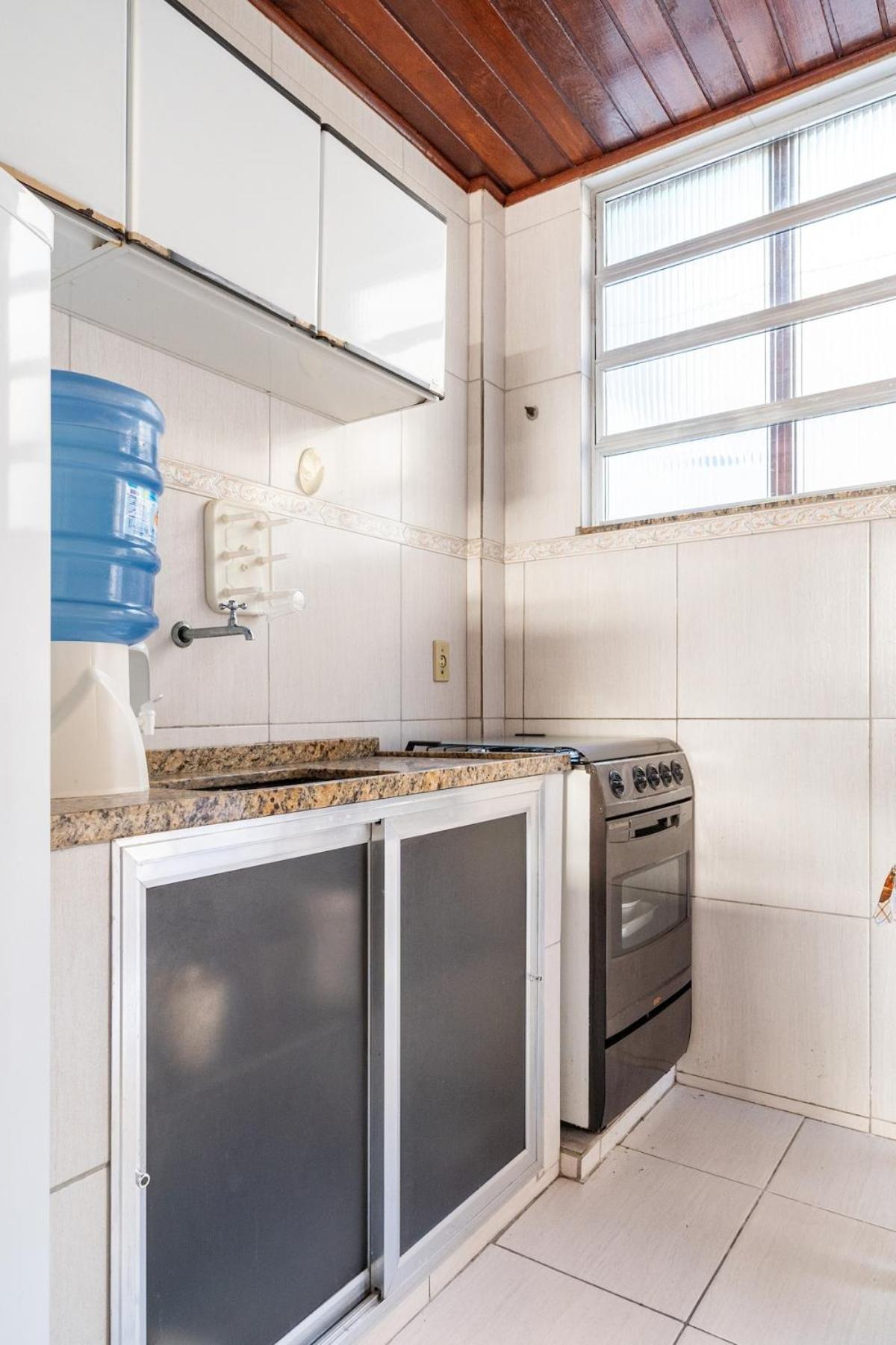Cabo Frio - Peró - casa em condomínio com piscina e área de lazer, próximo das praias