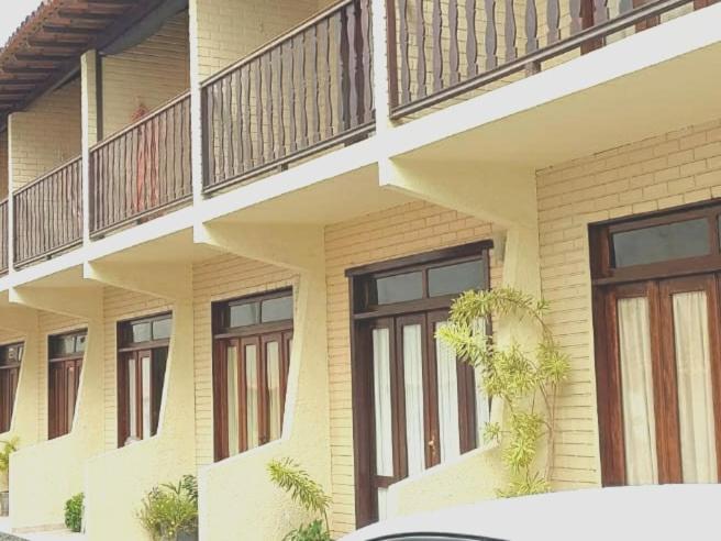 Cabo Frio - Peró - casa em condomínio com piscina e área de lazer, próximo das praias