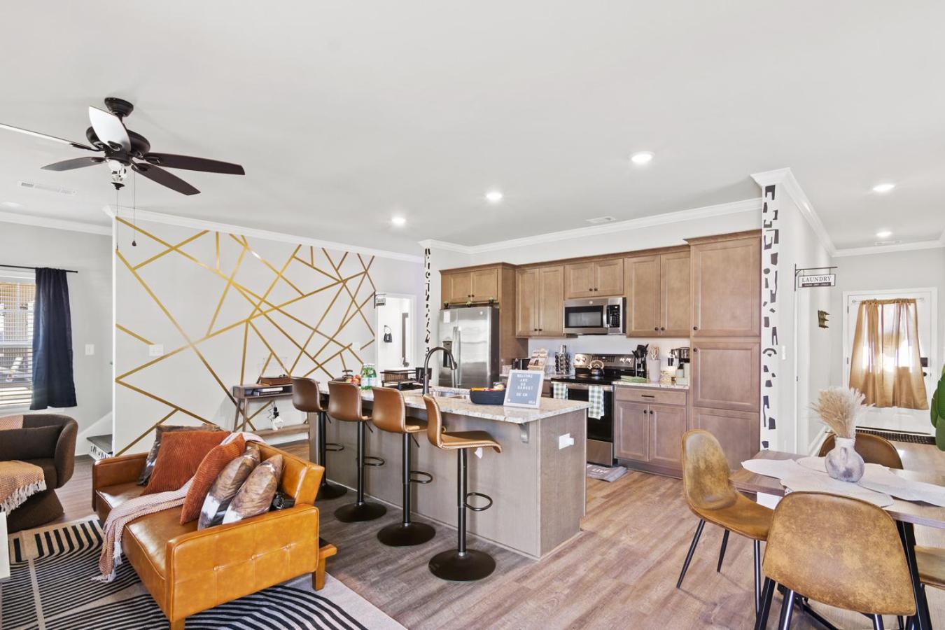 13 mins to Downtown & Stadium - Game Room - Game Day