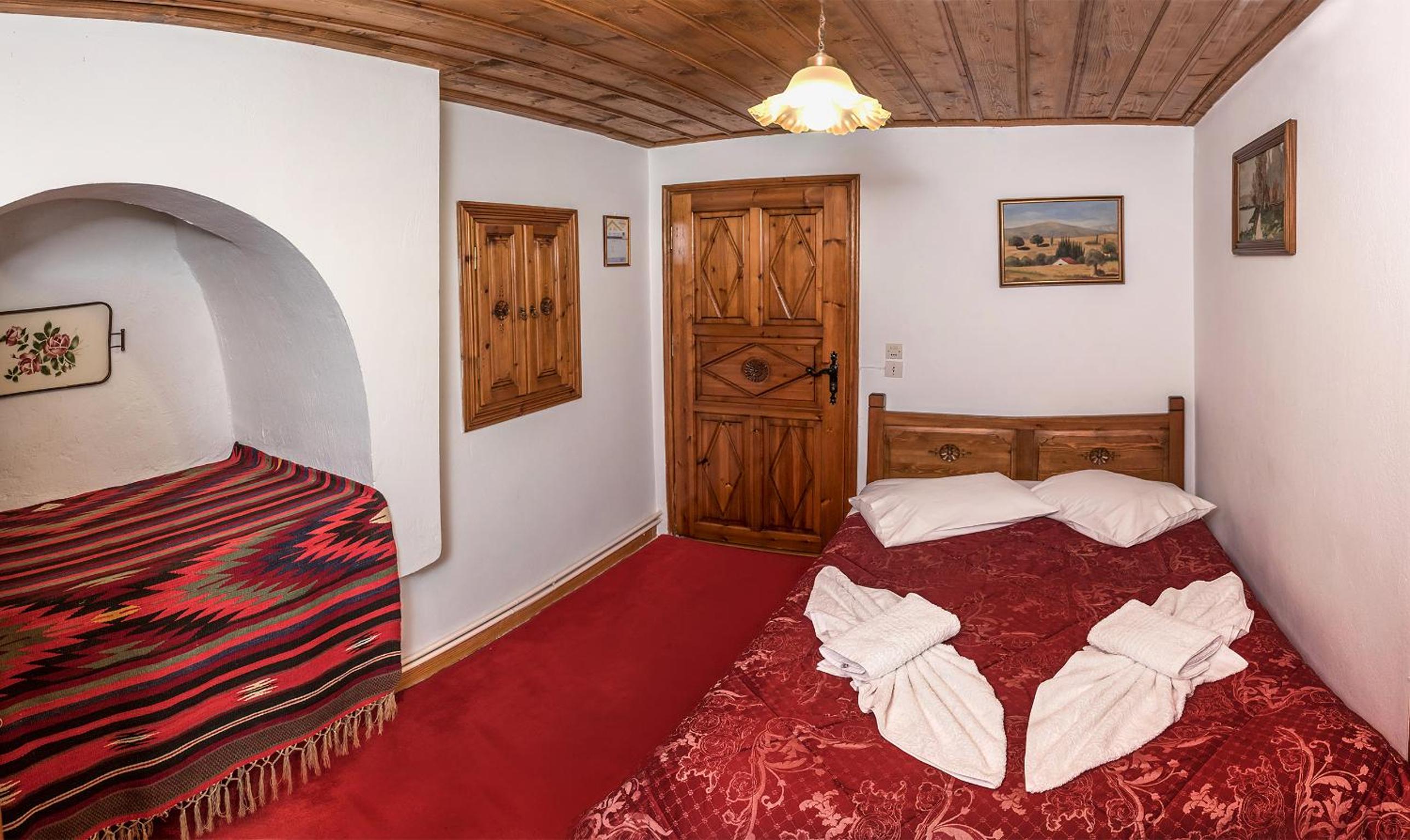 Archontiko Repana - Makrinitsa Stone Retreat