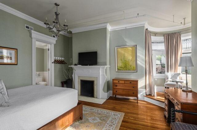 The New Victorian Mansion Bed & Breakfast