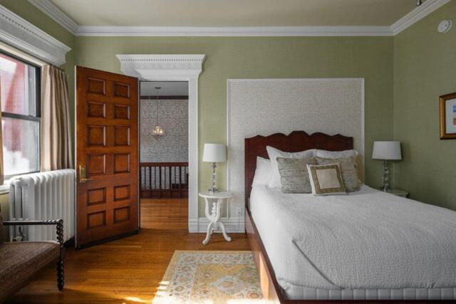 The New Victorian Mansion Bed & Breakfast