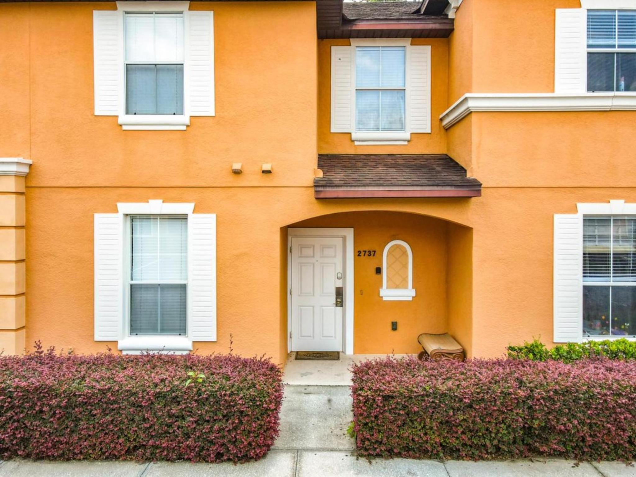 Luxury Townhome Near Disney w/ Resort Amenities