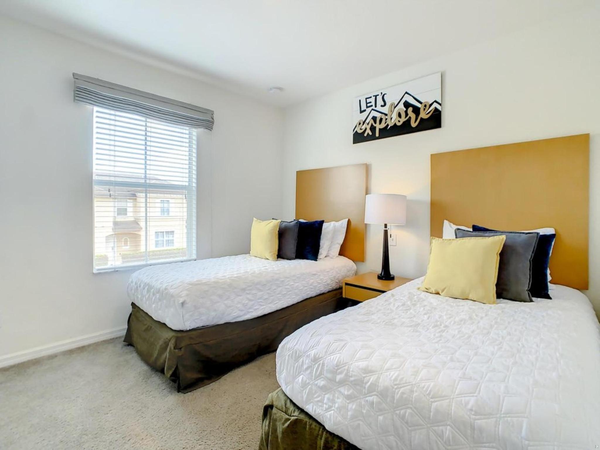 Luxury Townhome Near Disney w/ Resort Amenities