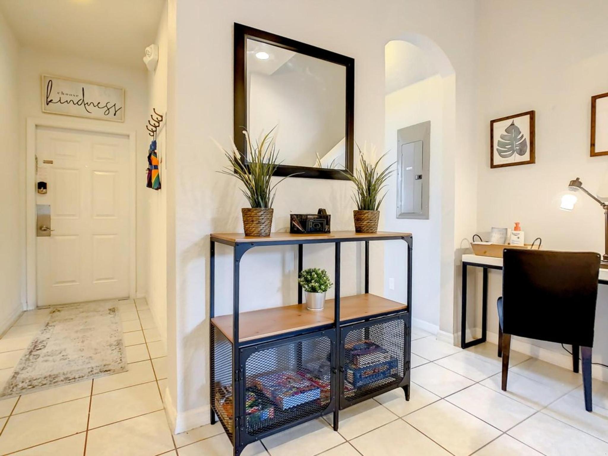 Luxury Townhome Near Disney w/ Resort Amenities