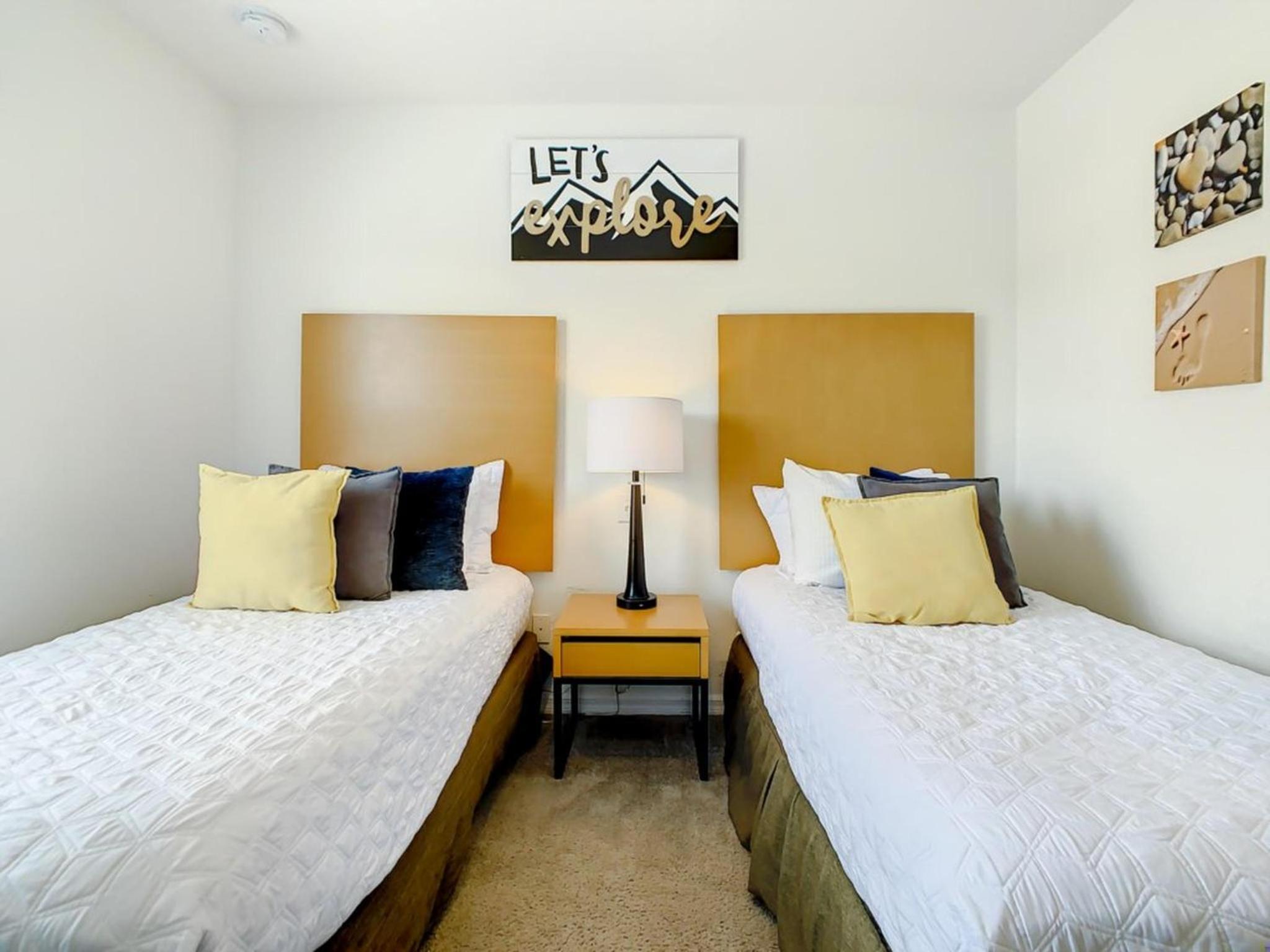 Luxury Townhome Near Disney w/ Resort Amenities