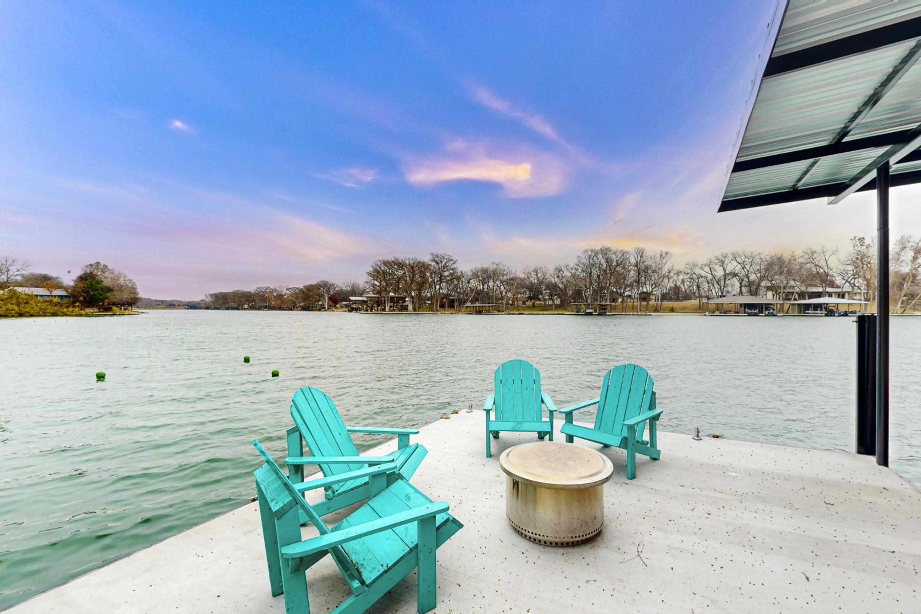 2 BR Lakefront Home W and Dock, Patio and BBQ Grill