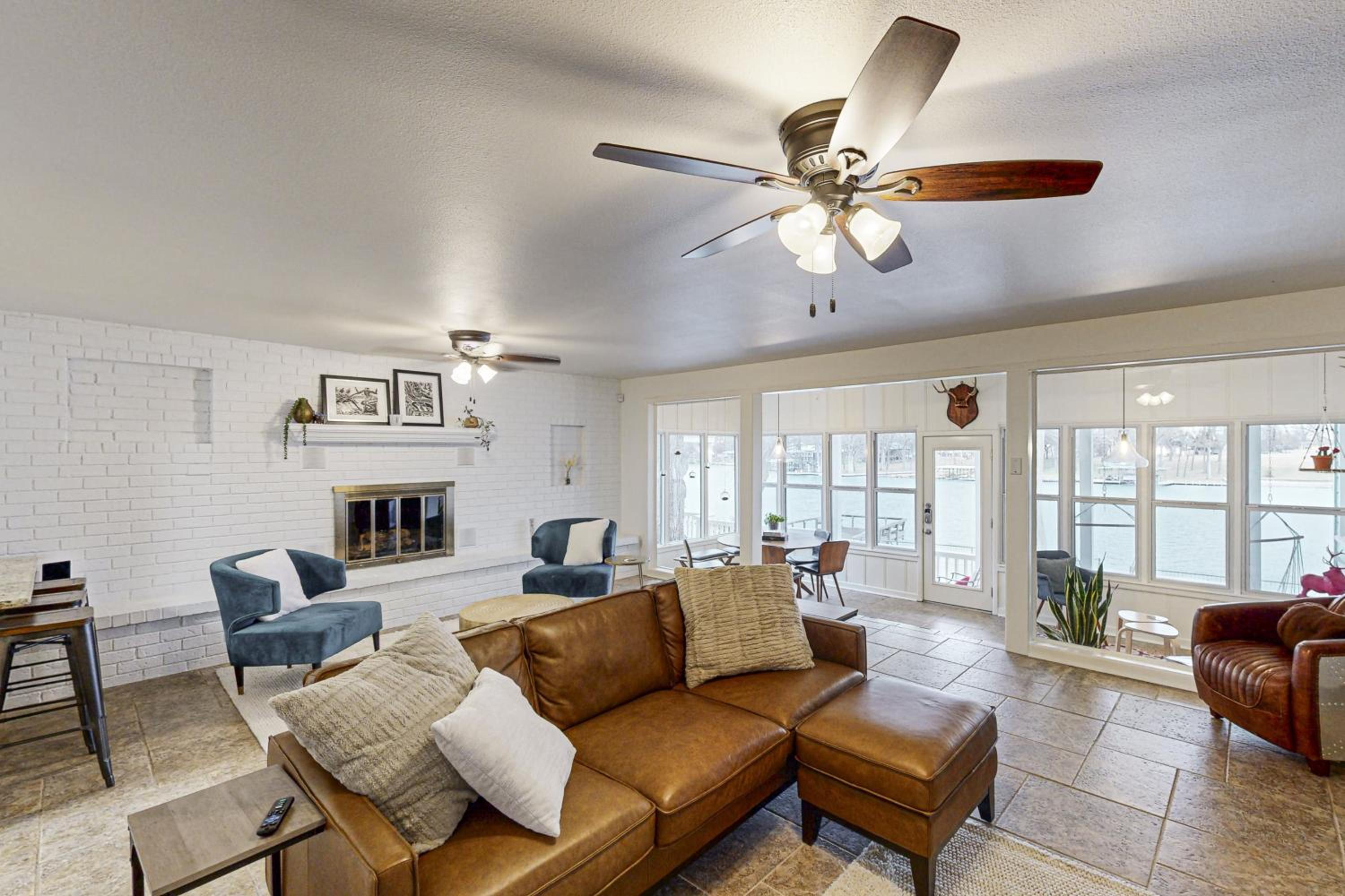 2 BR Lakefront Home W and Dock, Patio and BBQ Grill