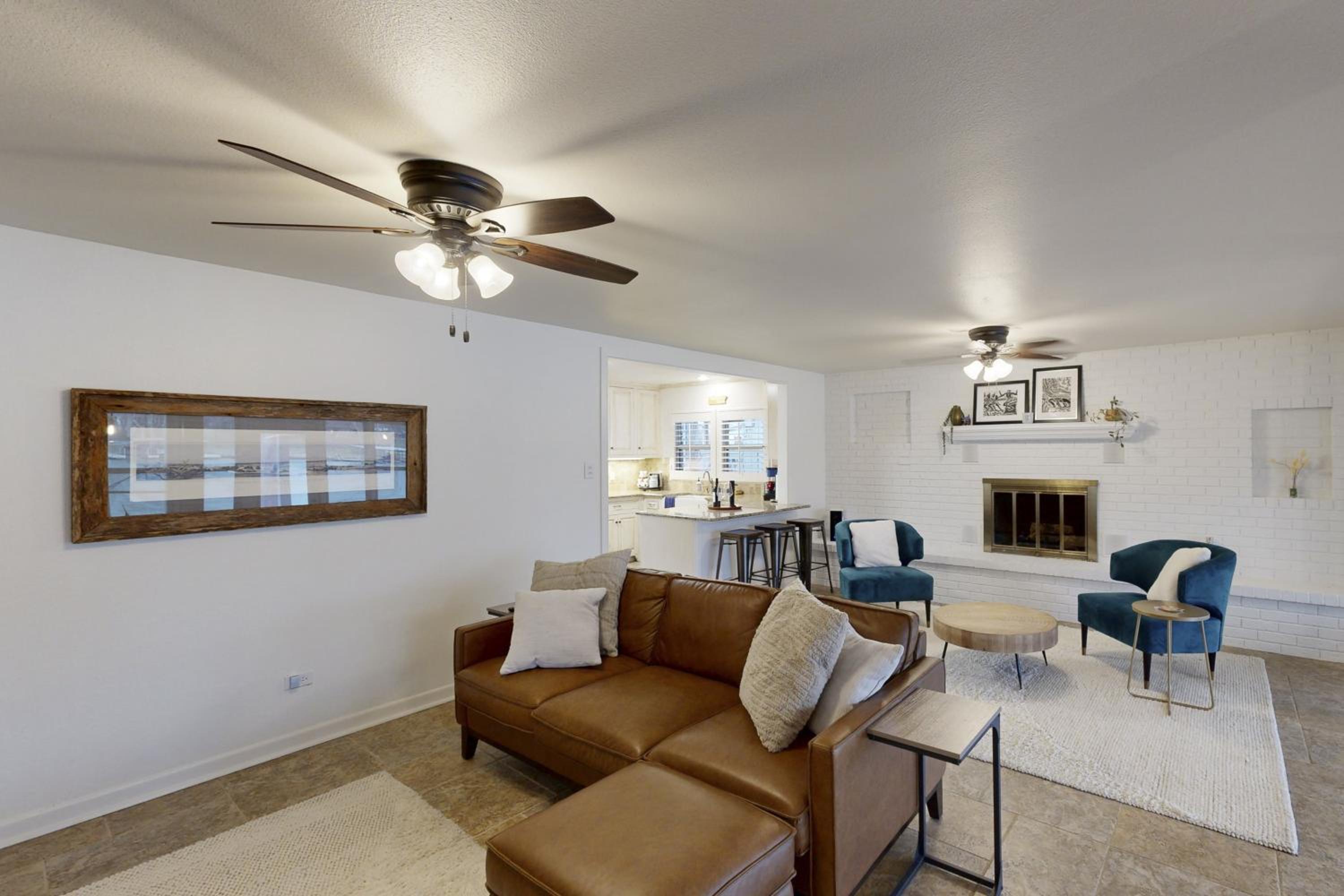 2 BR Lakefront Home W and Dock, Patio and BBQ Grill
