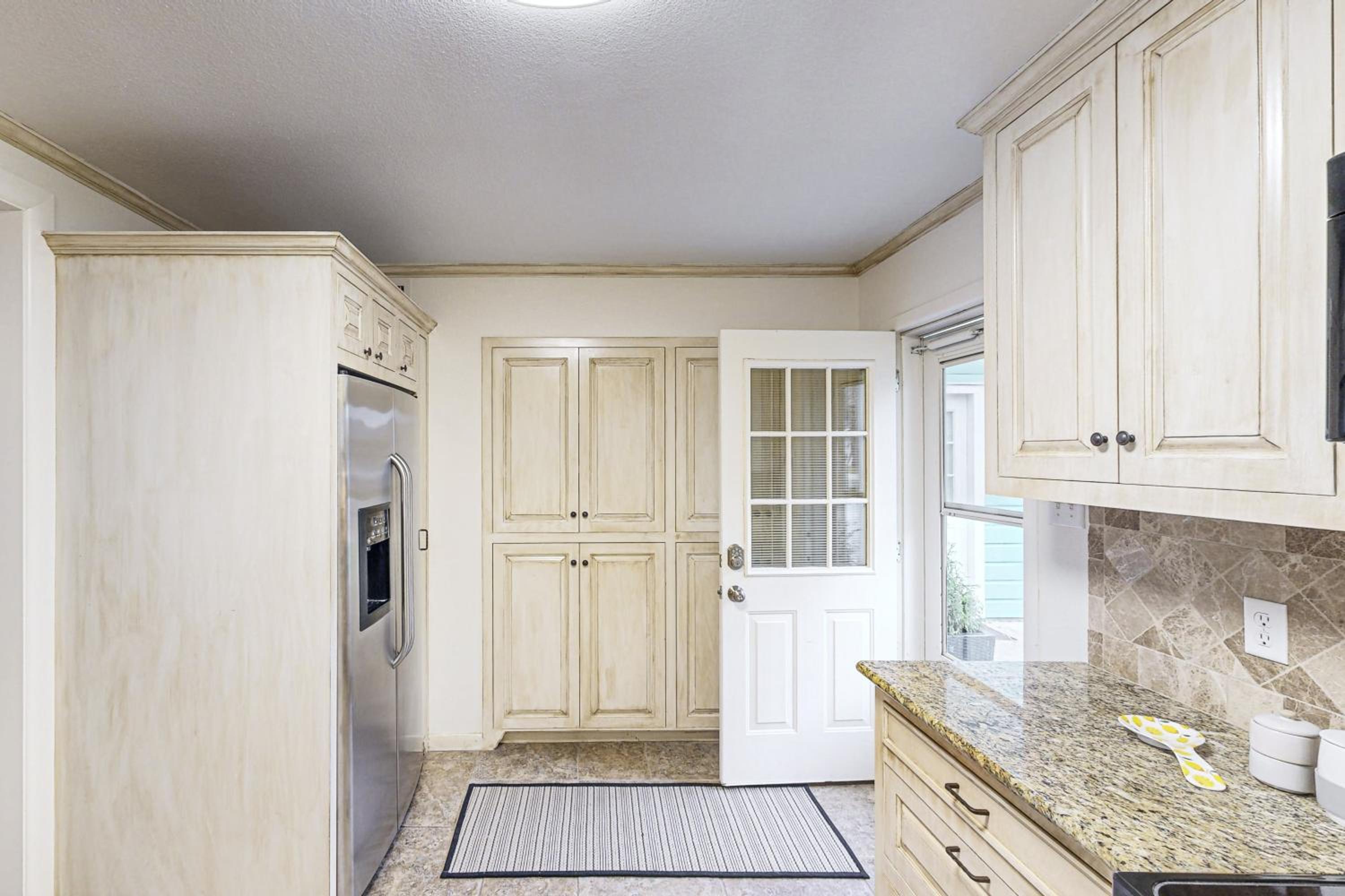 2 BR Lakefront Home W and Dock, Patio and BBQ Grill