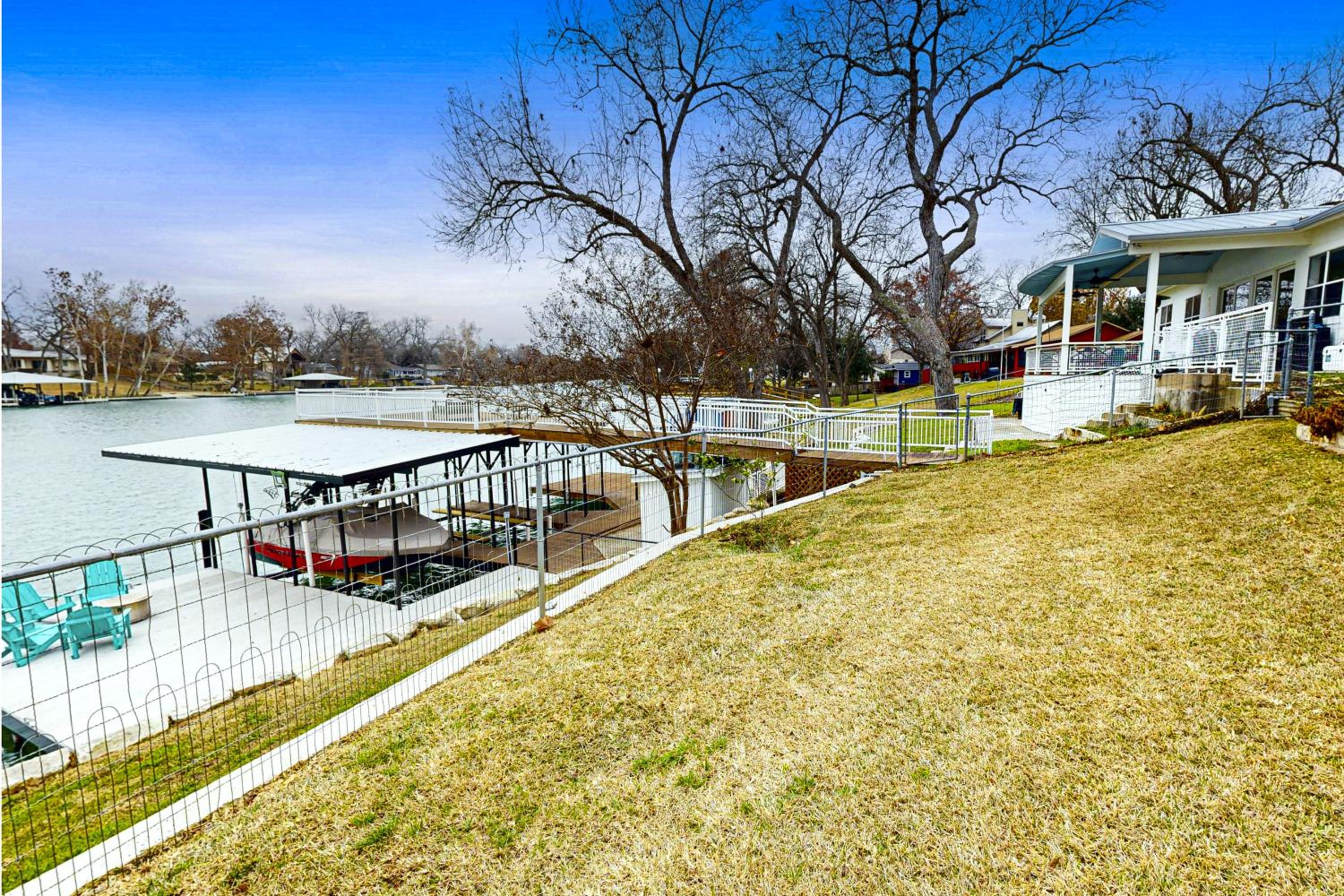 2 BR Lakefront Home W and Dock, Patio and BBQ Grill