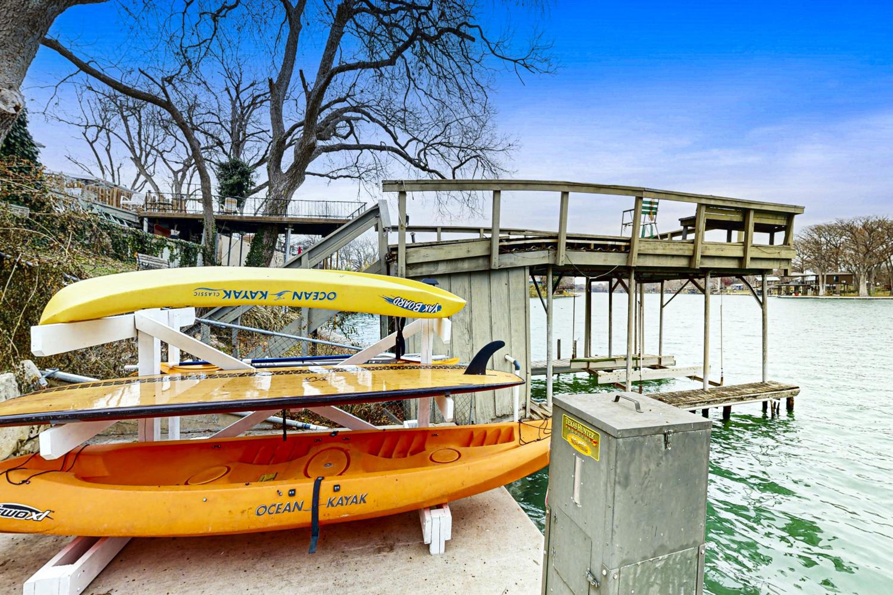 2 BR Lakefront Home W and Dock, Patio and BBQ Grill