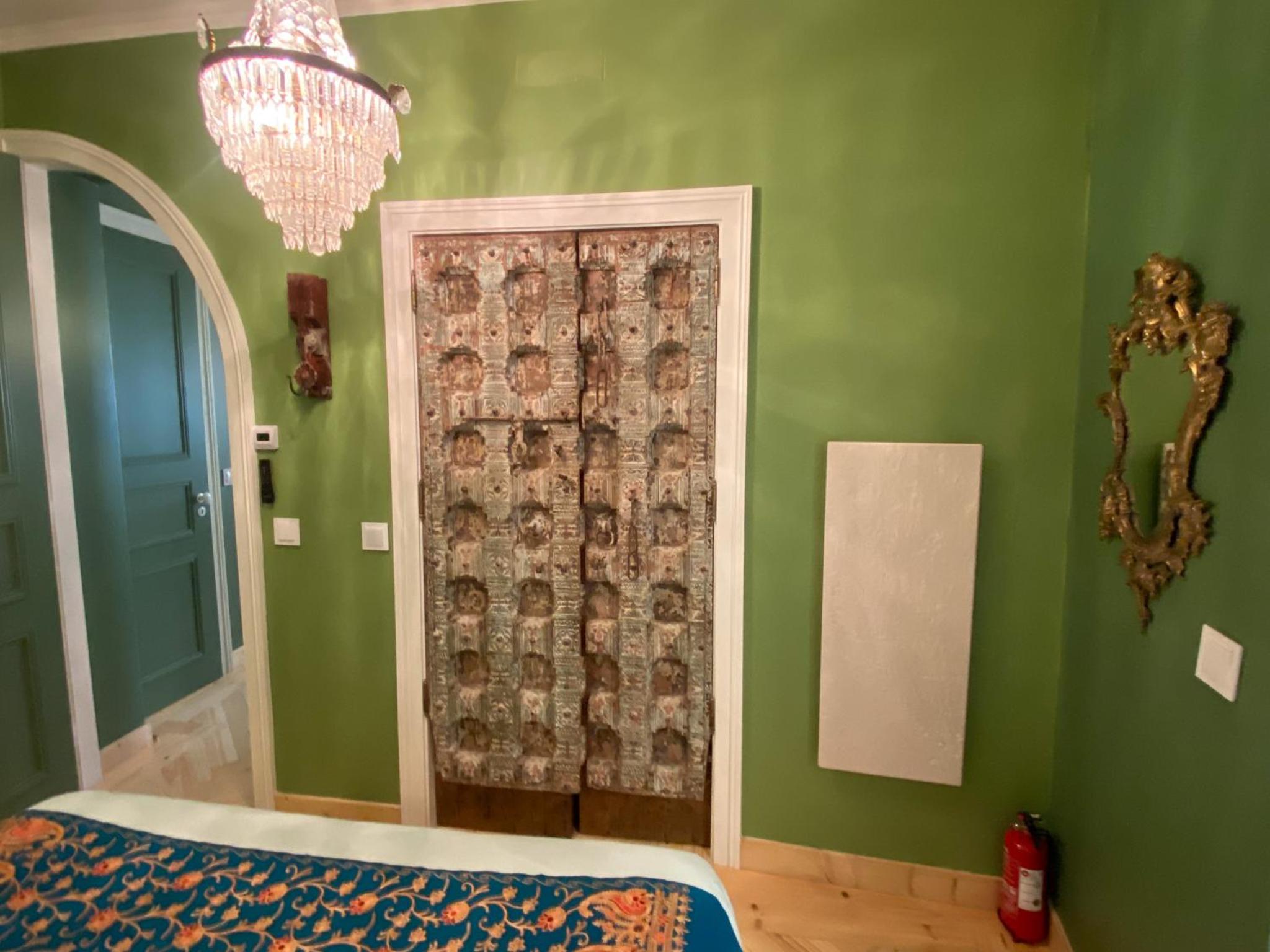 Modern Belle Epoque Suites & Luxury Duplex