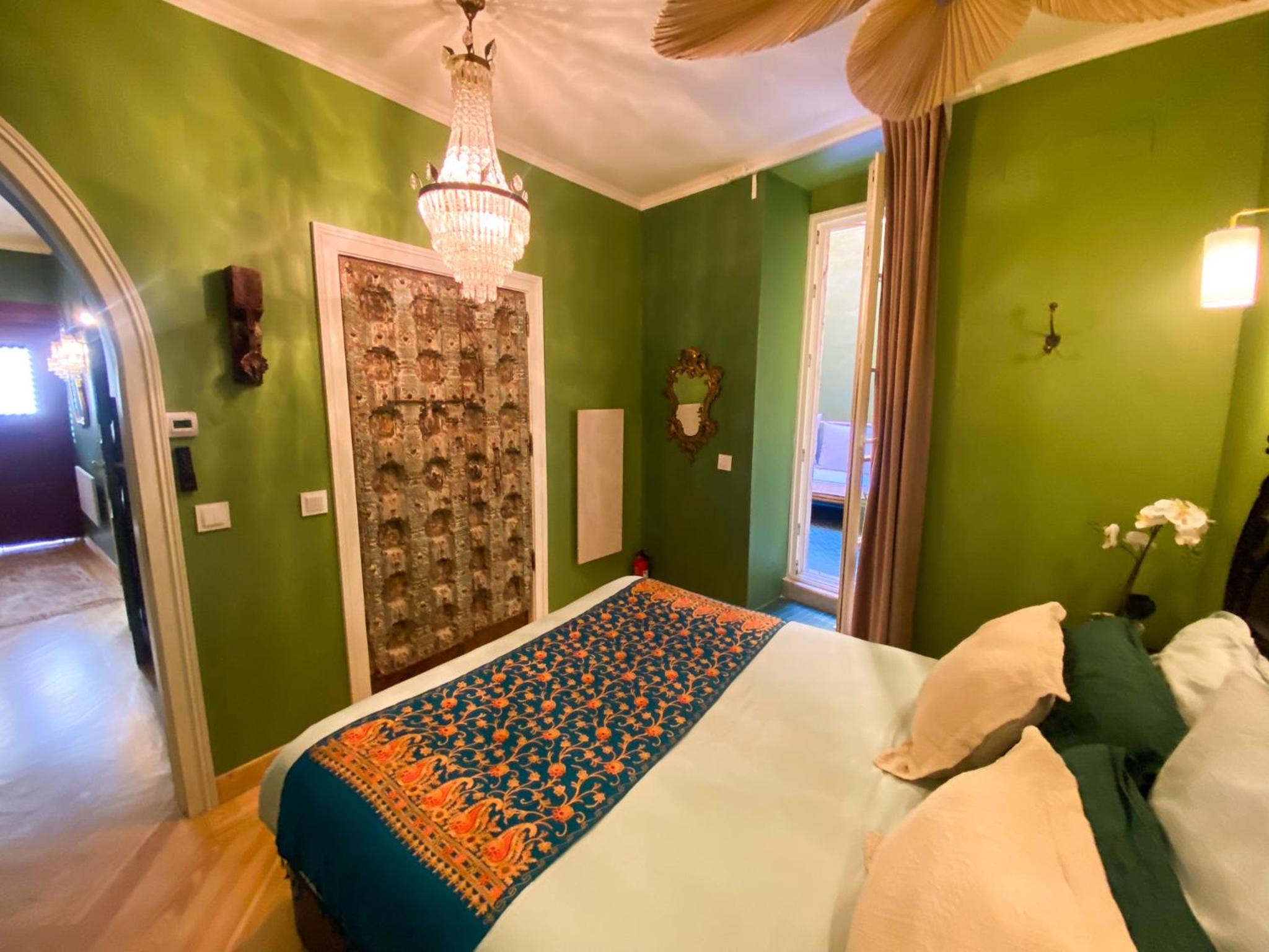 Modern Belle Epoque Suites & Luxury Duplex