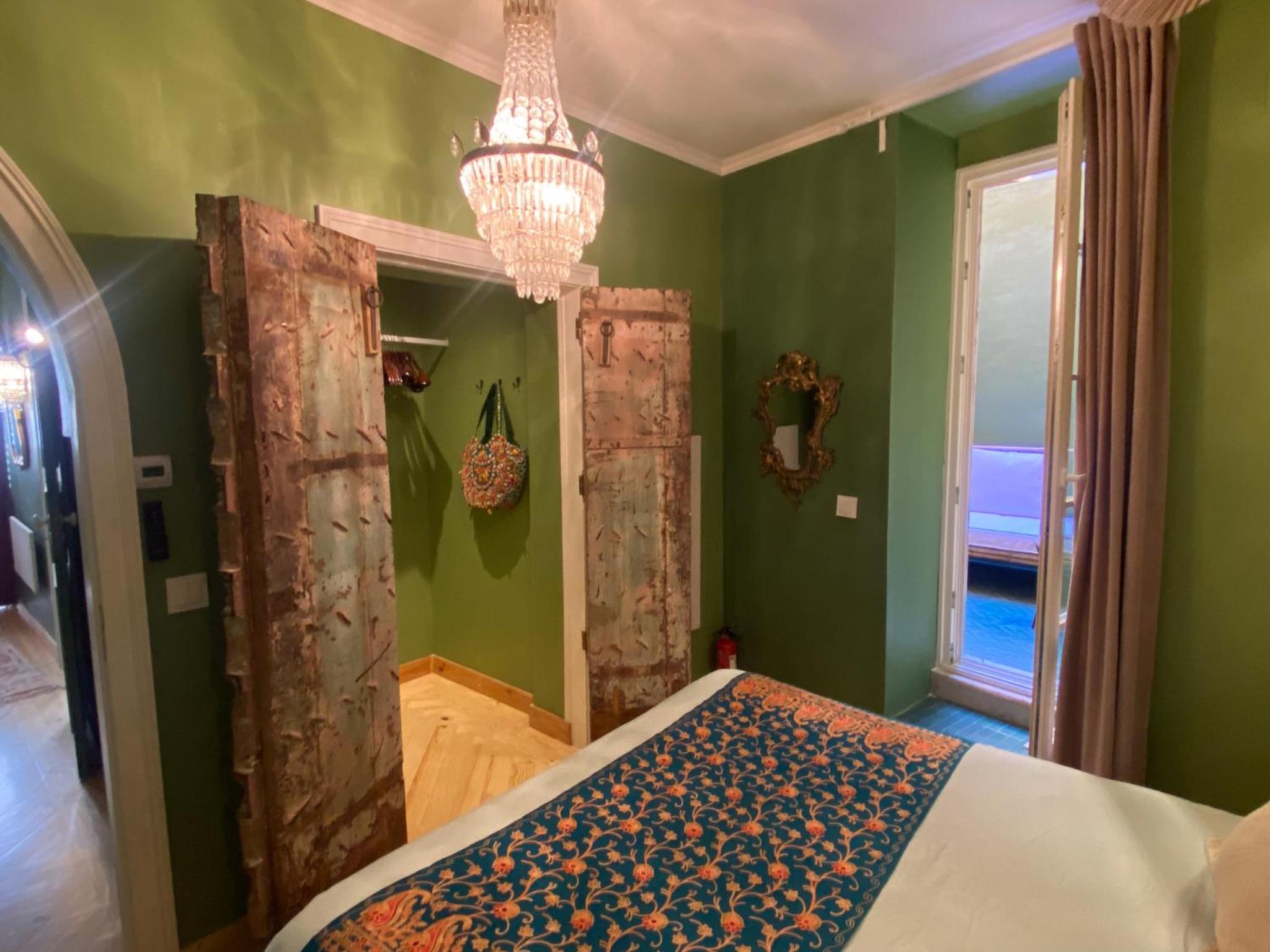 Modern Belle Epoque Suites & Luxury Duplex