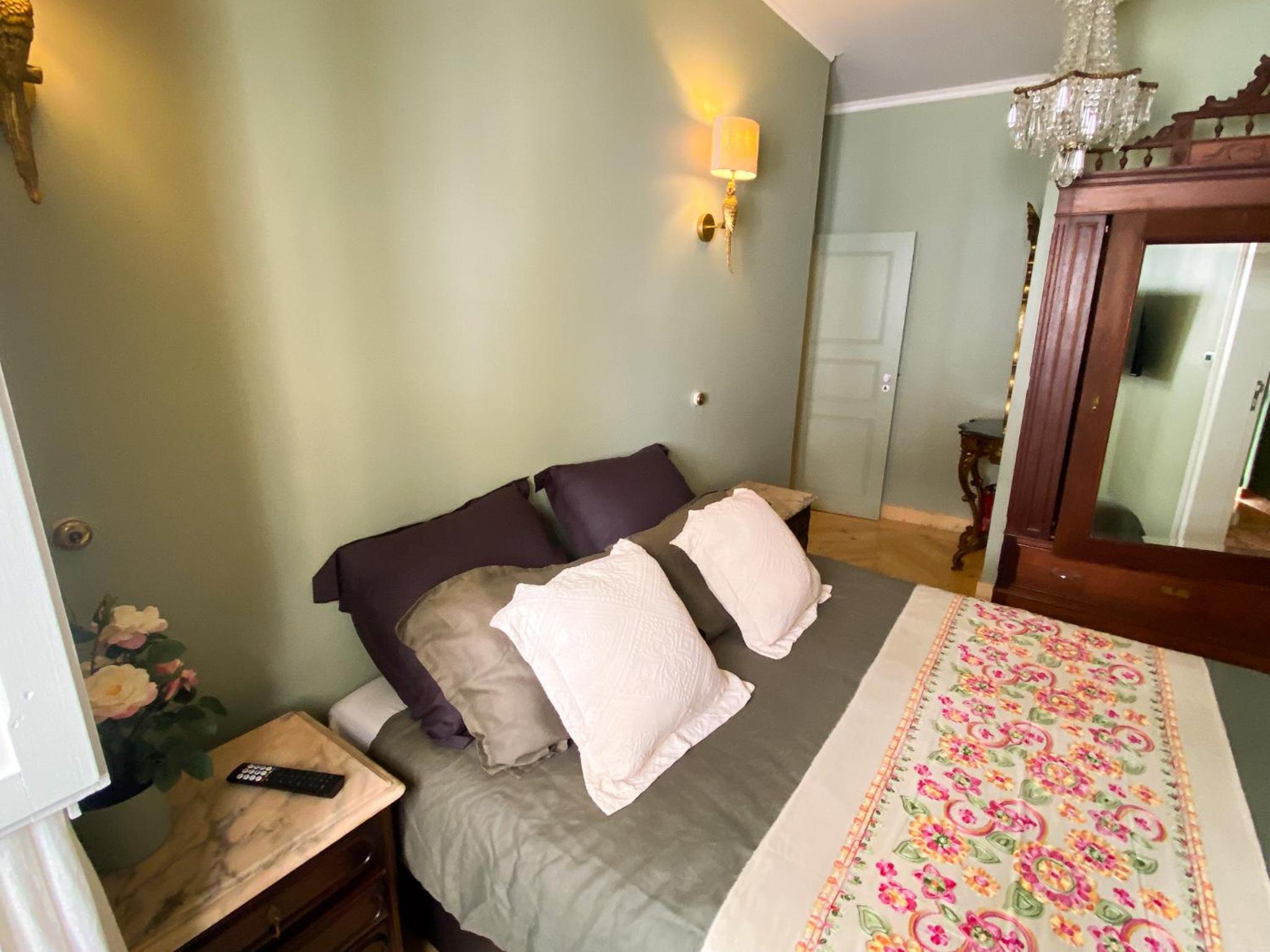 Modern Belle Epoque Suites & Luxury Duplex