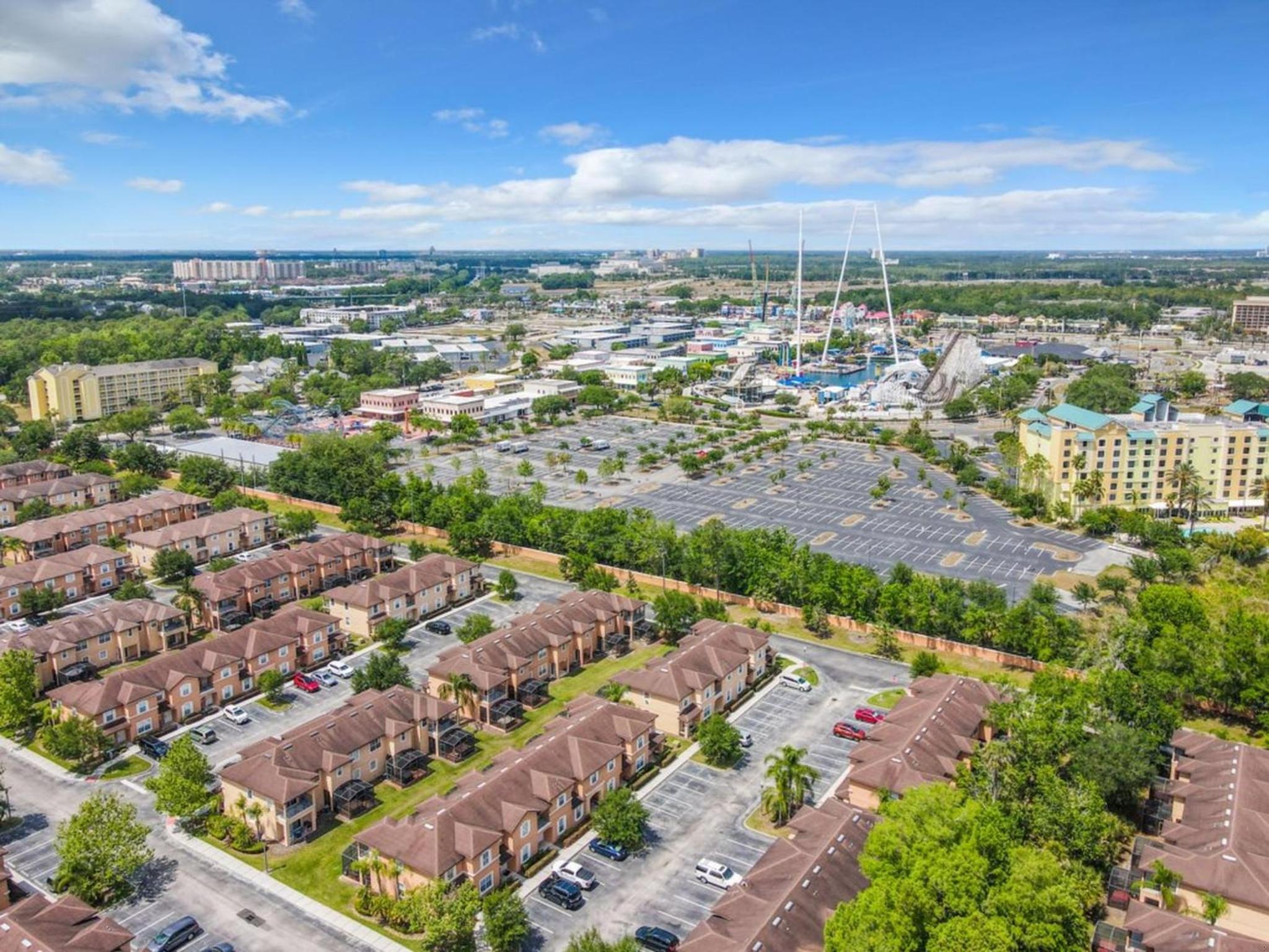 Regal Oaks Getaway: Resort Living Near Disney